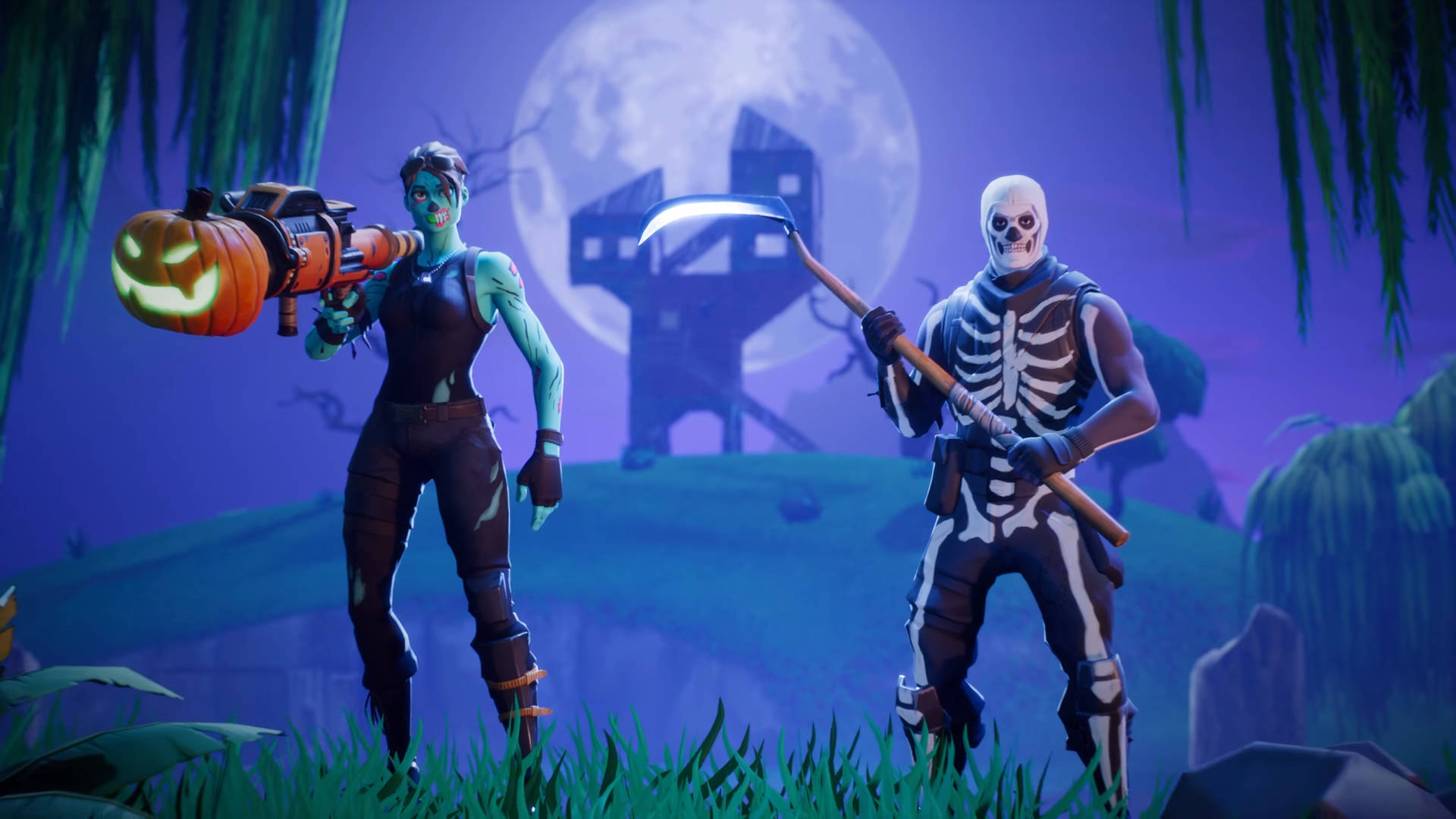 兩個穿著萬聖節裝備的Fortnite角色站在滿月下的沼澤中。