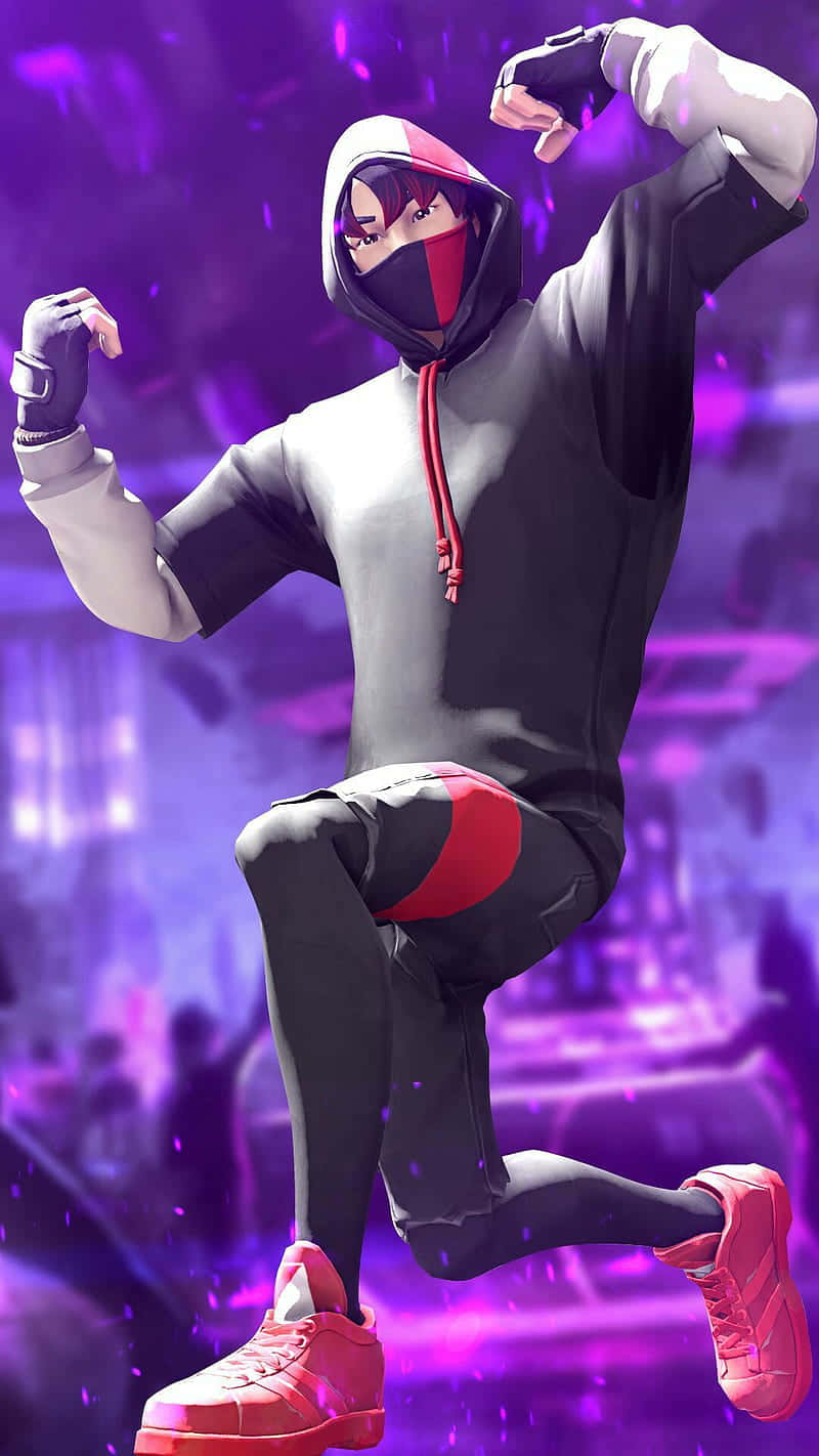 穿上《Fortnite》Ikonik 皮膚，展現獨特風格 壁紙 — 一個風格化的動漫角色穿著連帽衫和紅色運動鞋，在發光的紫色都市背景下擺出動態姿勢。