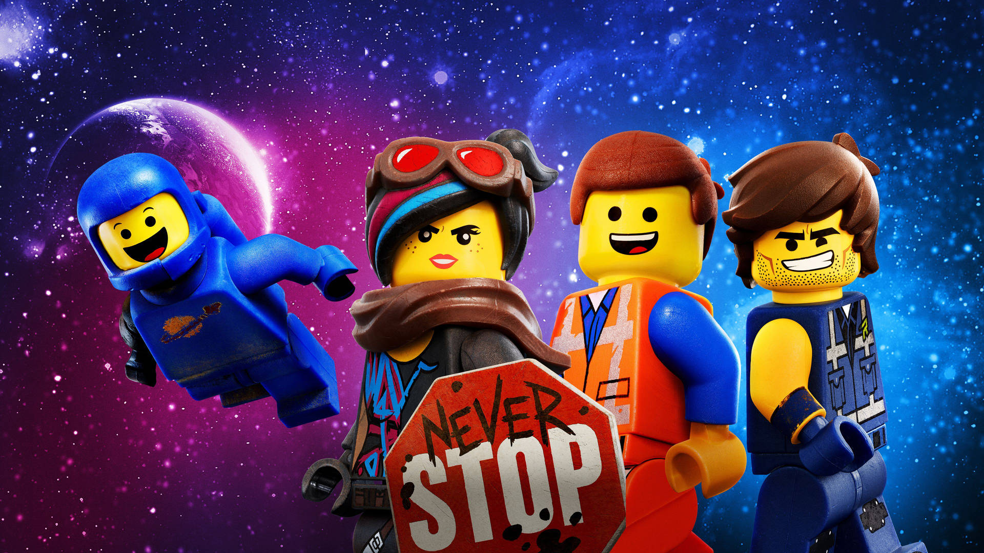 四個LEGO角色穿著太空裝備，在星光熠熠的宇宙背景下，手持「Never Stop」標誌。