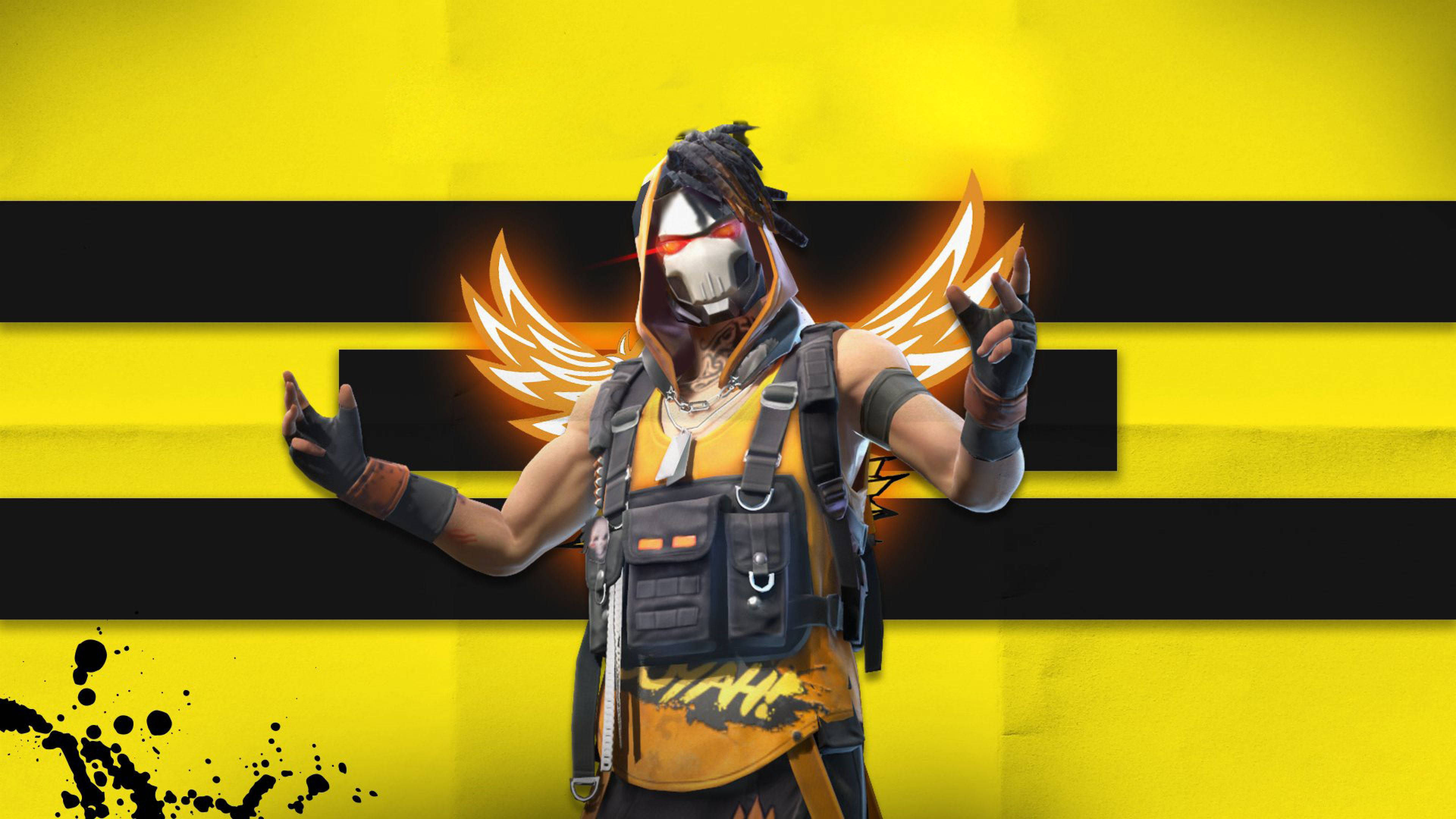 Free Fire 4K 火翼角色 壁紙 — 一個戴面具、擁有發光翅膀的角色，在搶眼的黃黑條紋背景前擺出姿勢。