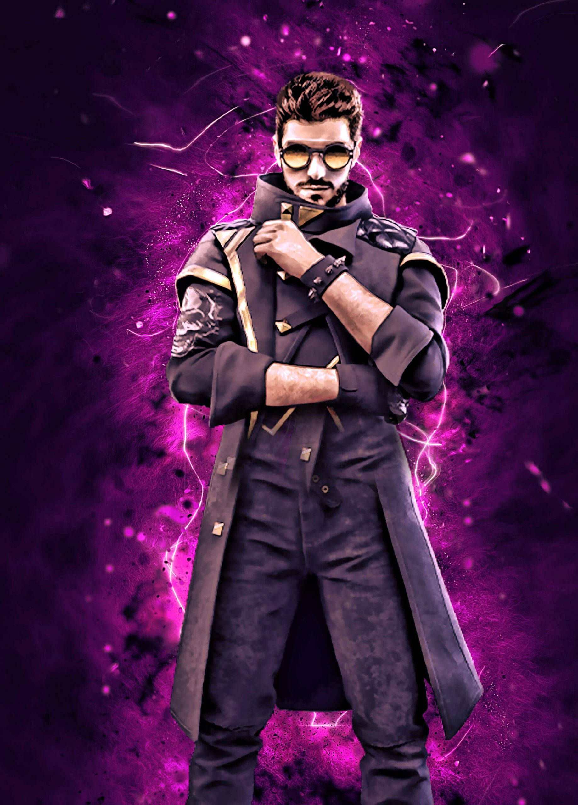 紫色Free Fire DJ Alok 壁紙 — 一位穿著深色外套和太陽眼鏡的時尚男士，自信地站在充滿活力的紫色電能背景前。