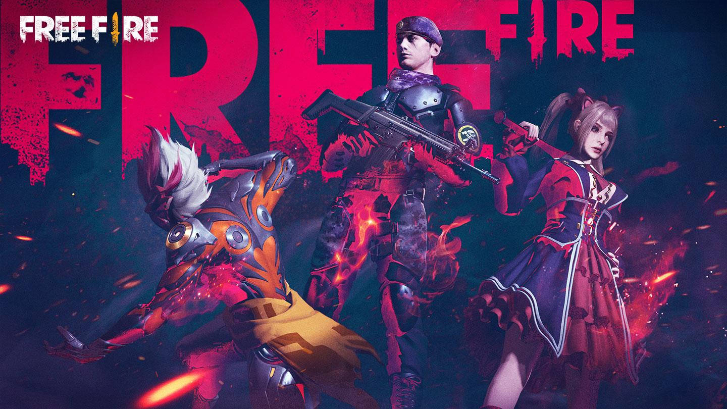 Free Fire 遊戲最佳角色 壁紙 — 三個風格化的遊戲角色，身穿戰鬥裝備和奇幻服裝，站在黑暗背景前，帶有火紅色的火花和粗體文字。