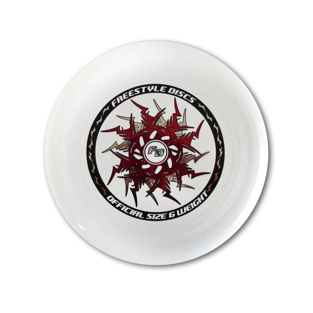 Freestyle Discs 最佳 Ultimate Frisbee 背景 壁紙 — 一個白色自由式飛盤，表面中央有一個大膽的紅黑圖形標誌。