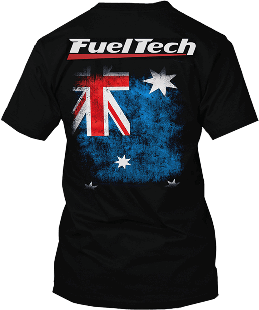 FuelTech 澳洲國旗T恤 壁紙 — 黑色T恤，背面有破舊的澳洲國旗圖案和'FuelTech'文字。