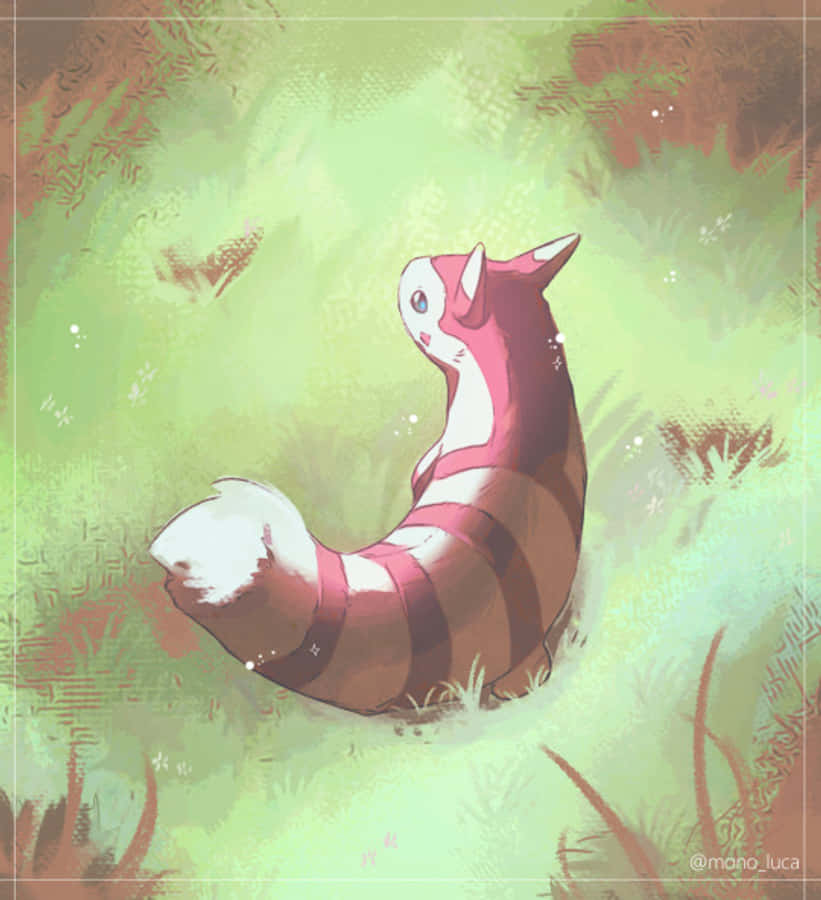Furret 背景為綠色與棕色草地 壁紙 — 一隻粉紅和棕色條紋的貓狀生物在夢幻朦朧的光線下蜷縮在柔軟的綠草中。