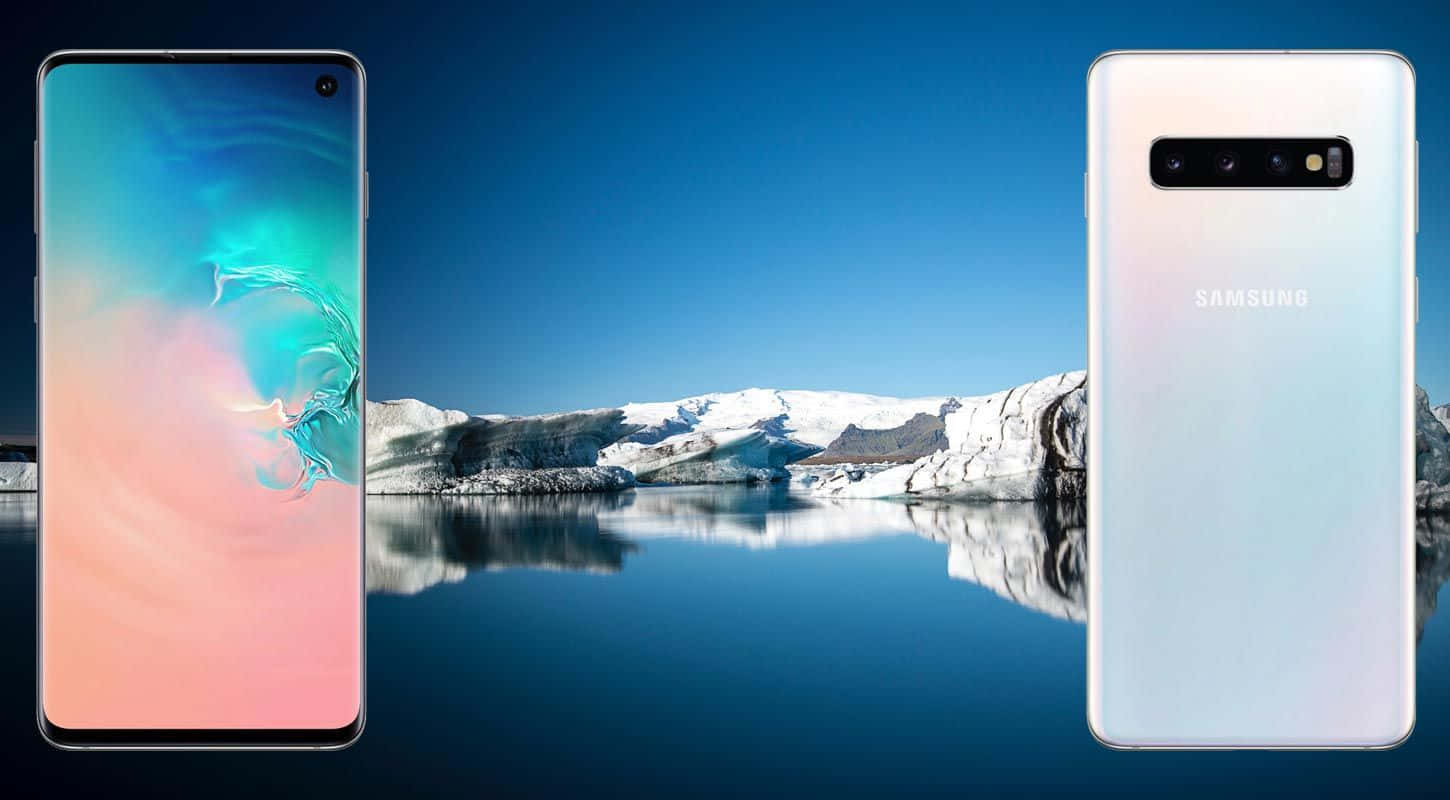 兩部Samsung手機以雪山和冰水倒影場景為背景展示。