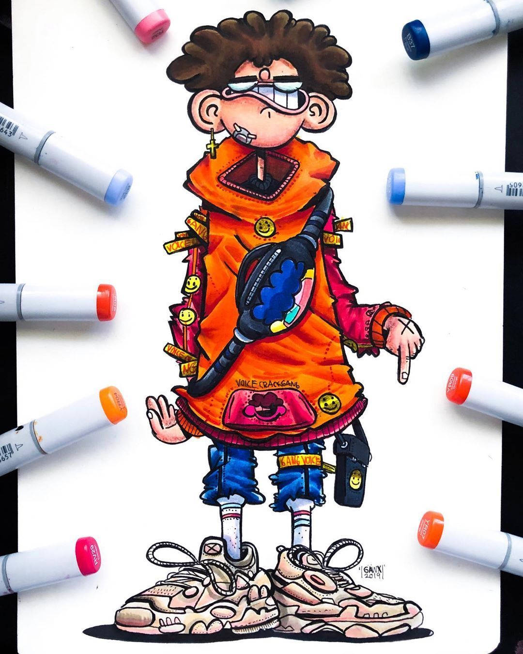 一個穿著街頭服飾的卡通角色，周圍環繞著藝術記號筆。