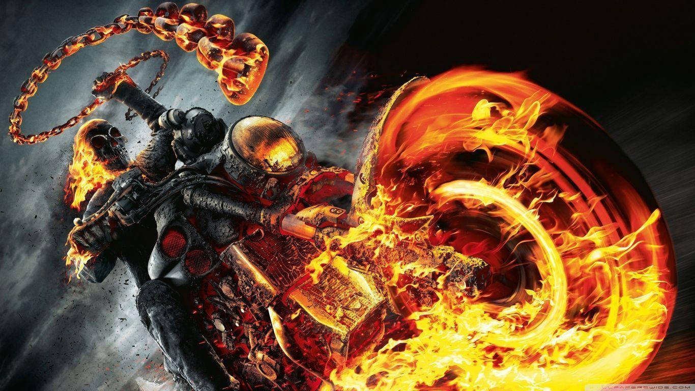 Ghost Rider 在暴風雨的夜晚騎著一輛火焰摩托車，手持一條火鏈。