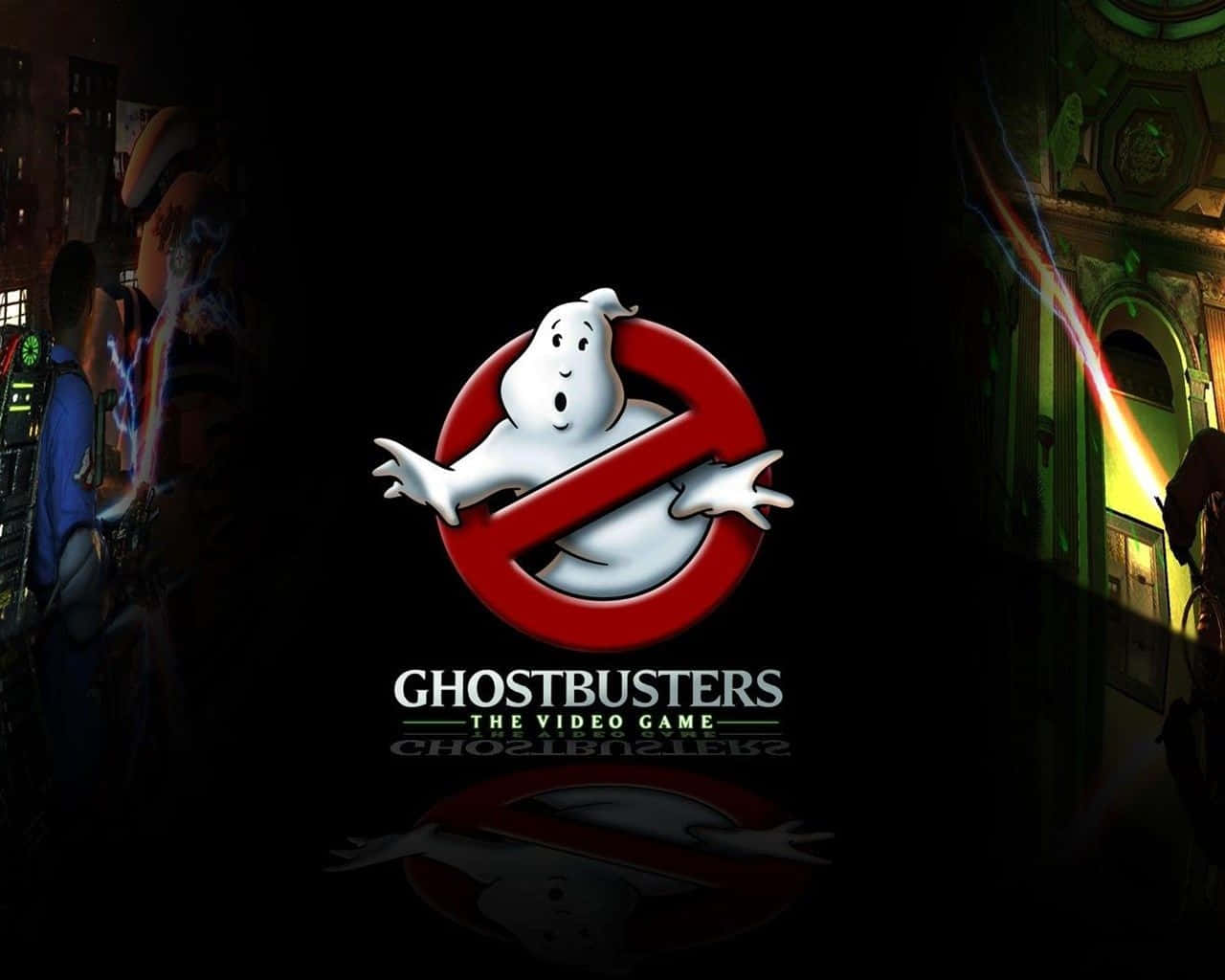 Ghostbusters 桌布 壁紙 — Ghostbusters 標誌在黑暗的城市背景下發出紅白光芒，並有捉鬼敢死隊和質子光束。