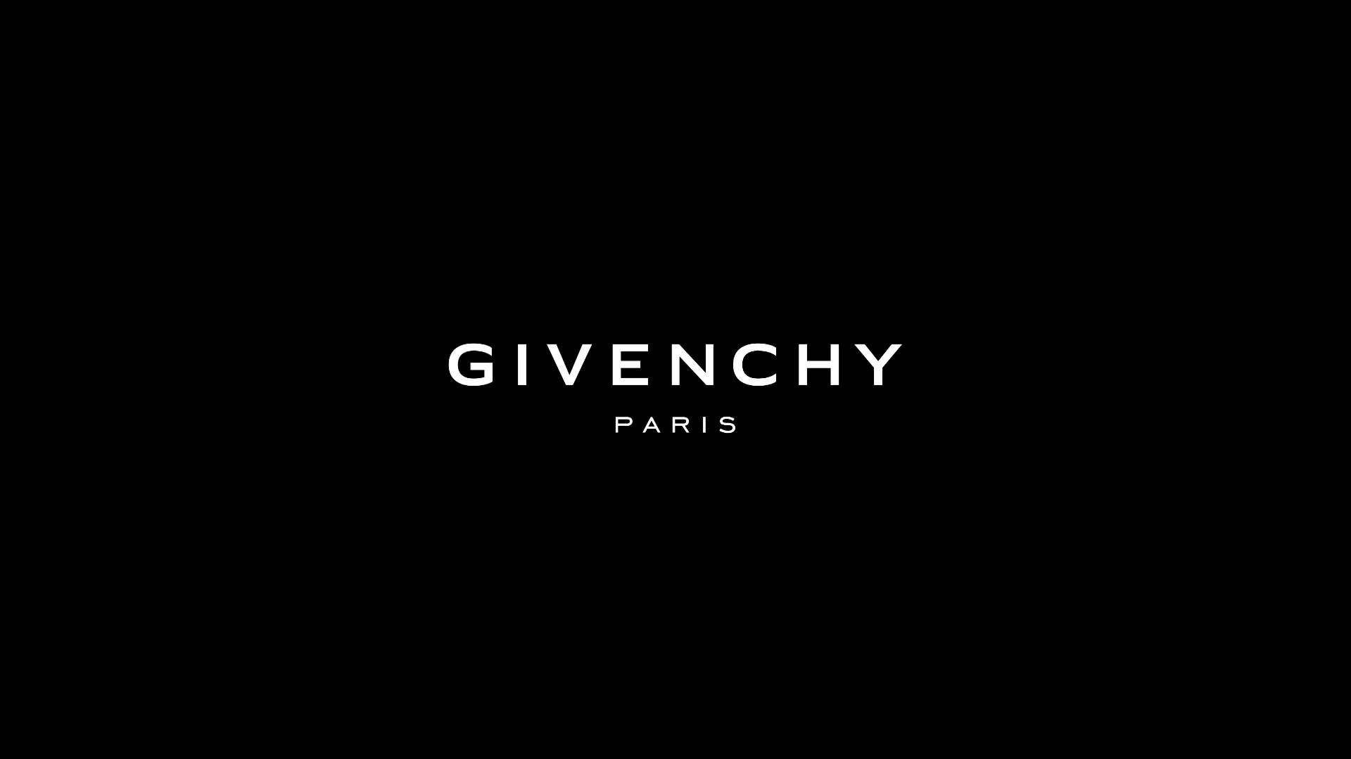 Givenchy Paris標誌以白色文字顯示在黑色背景上。