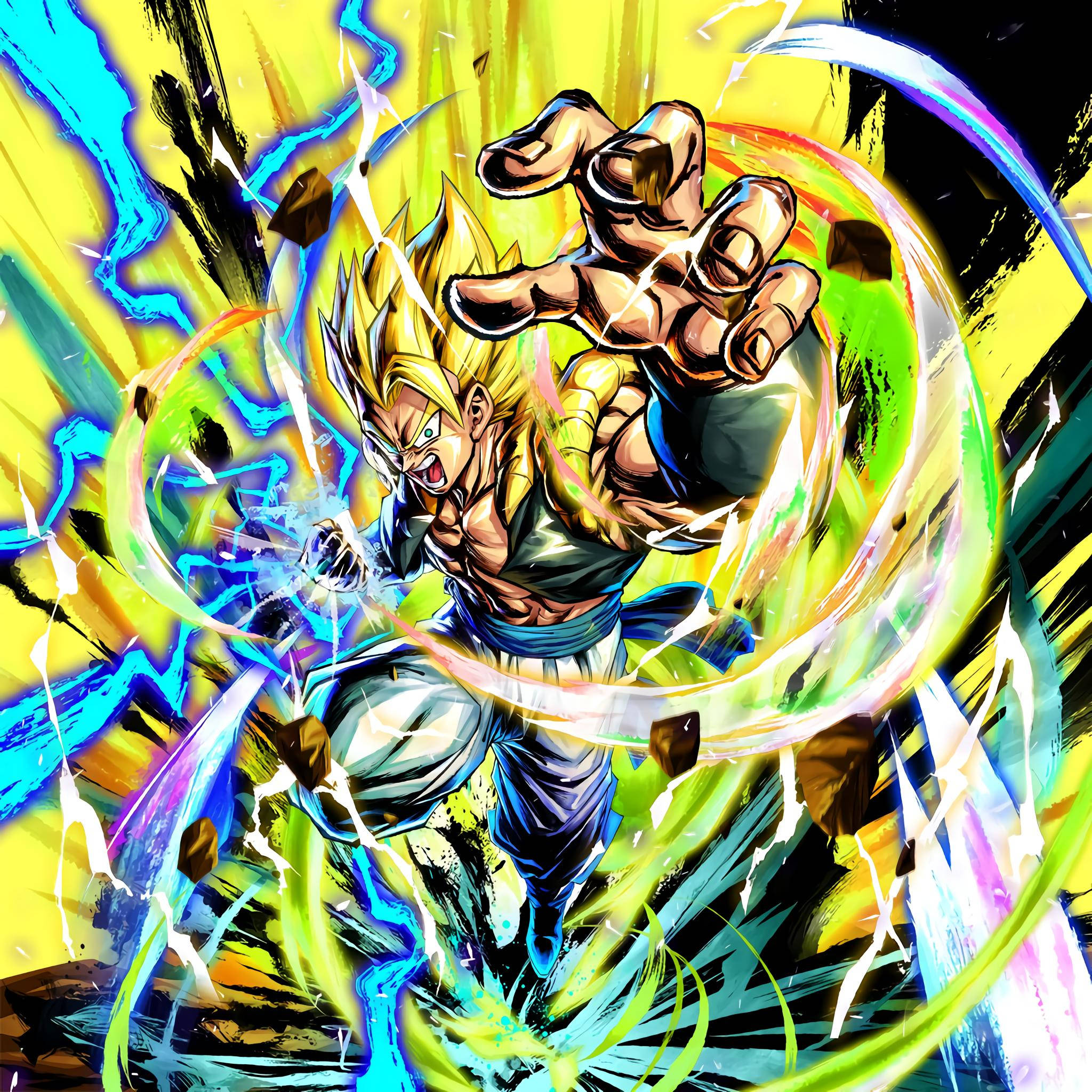 Gogeta 強力右拳 壁紙 — 一個肌肉發達、金色尖刺頭髮的動漫戰士，釋放出發光的能量爆炸，周圍環繞著鮮豔的電光條紋和破碎的碎片。
