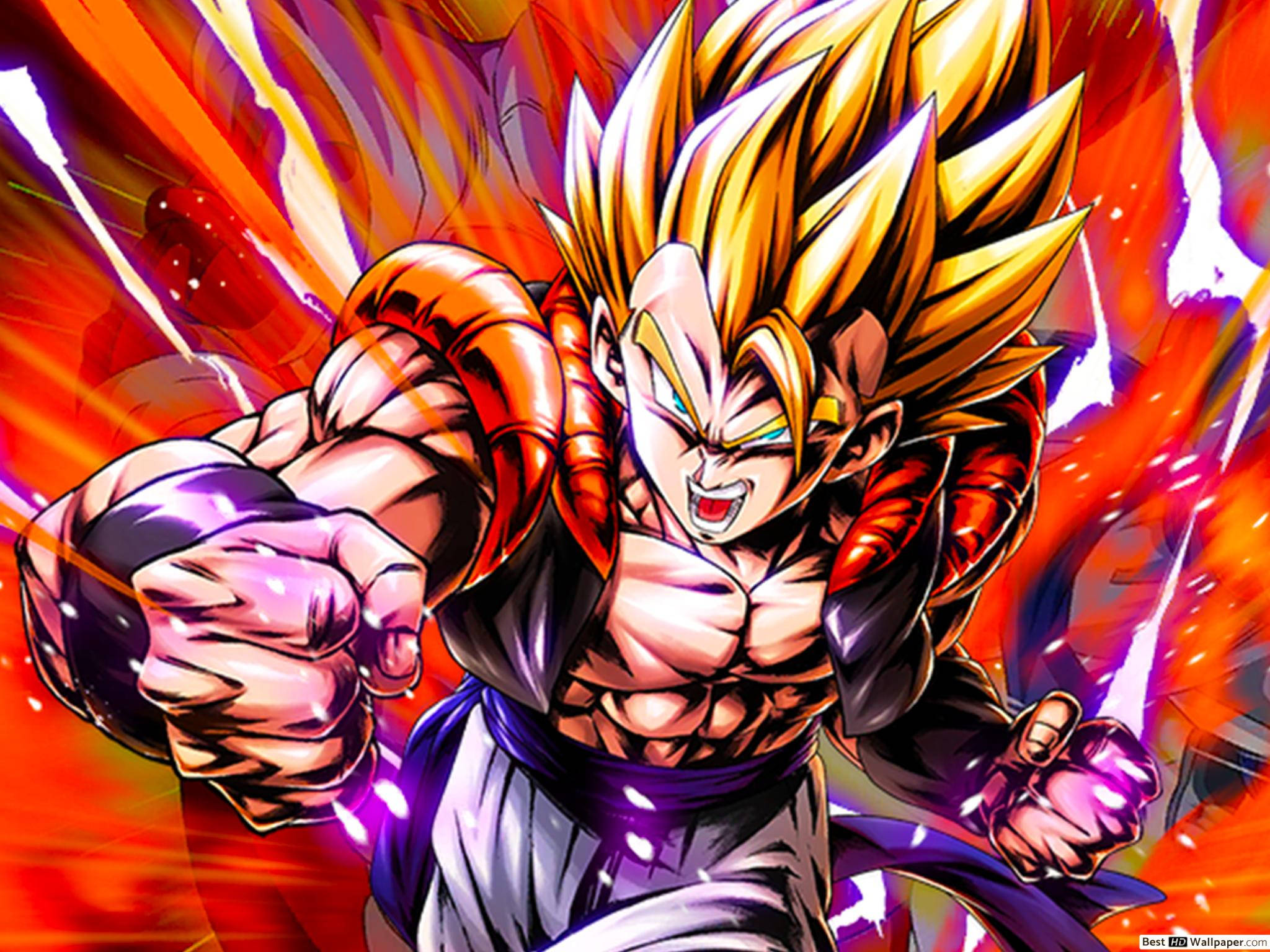 Gogeta 強力拳擊 壁紙 — 一個肌肉發達、金色尖刺頭髮的動漫戰士，在熾熱的紅色和橙色能量爆發背景下，以動態姿勢向前咆哮。