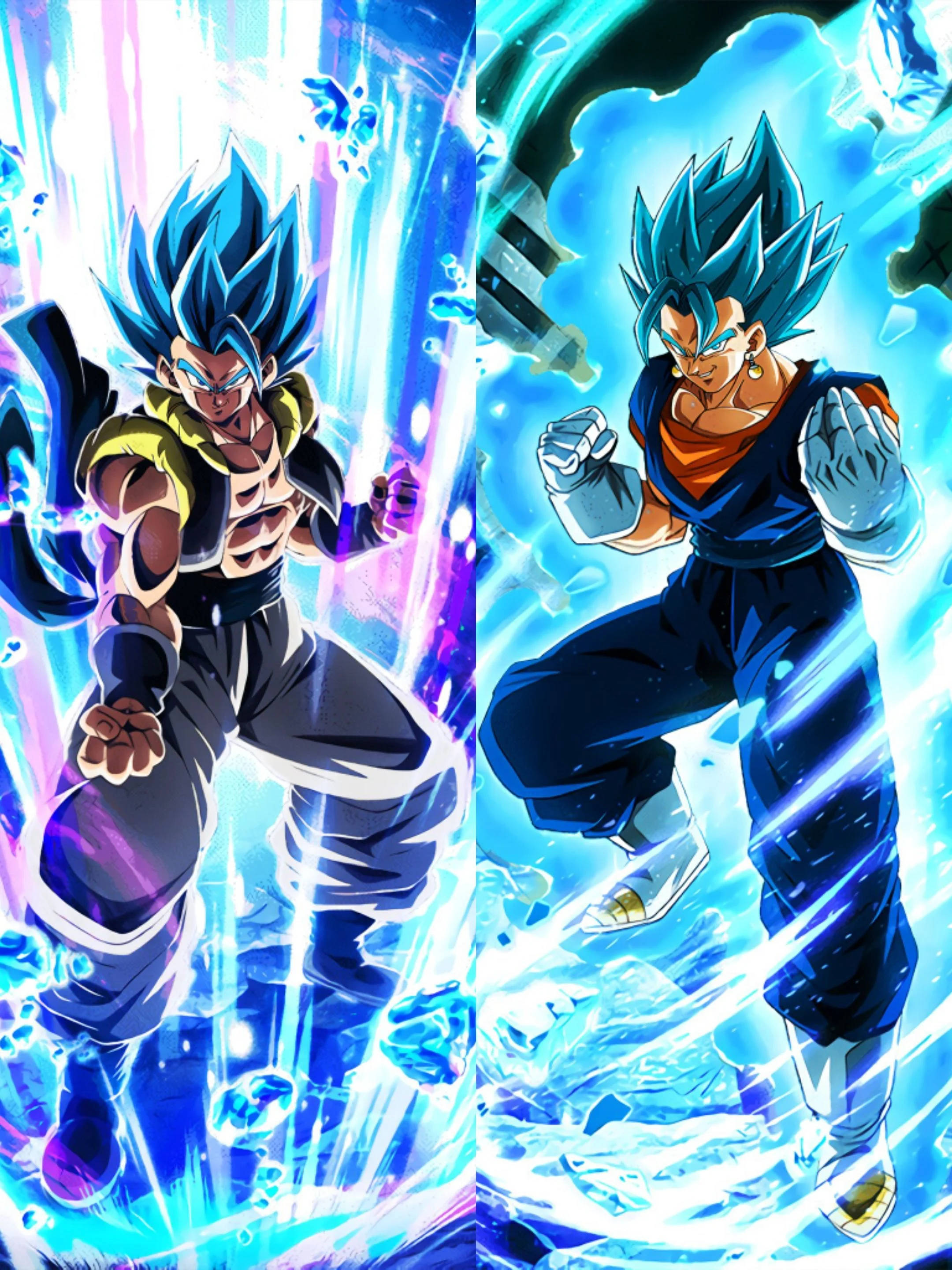 Gogeta 與 Vegito 藍色能量 壁紙 — 兩個藍髮超級撒亞人神在一個充滿能量的耀眼動漫場景中戰鬥，帶有電藍色和紫色的光效。