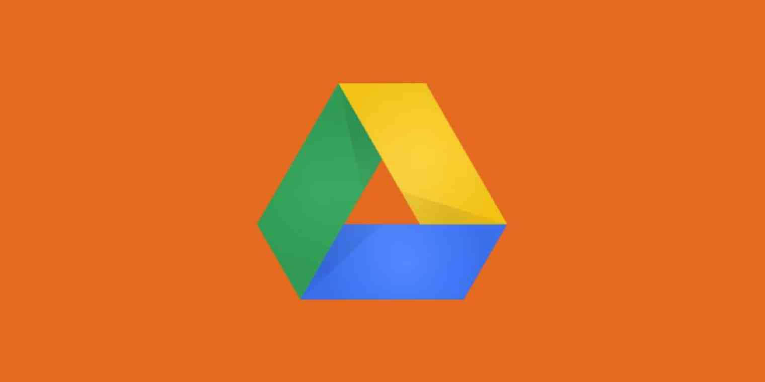 橘色背景上的 Google Drive 標誌 壁紙 — Google Drive 標誌，在純橙色背景上有綠色、黃色和藍色的三角形部分。