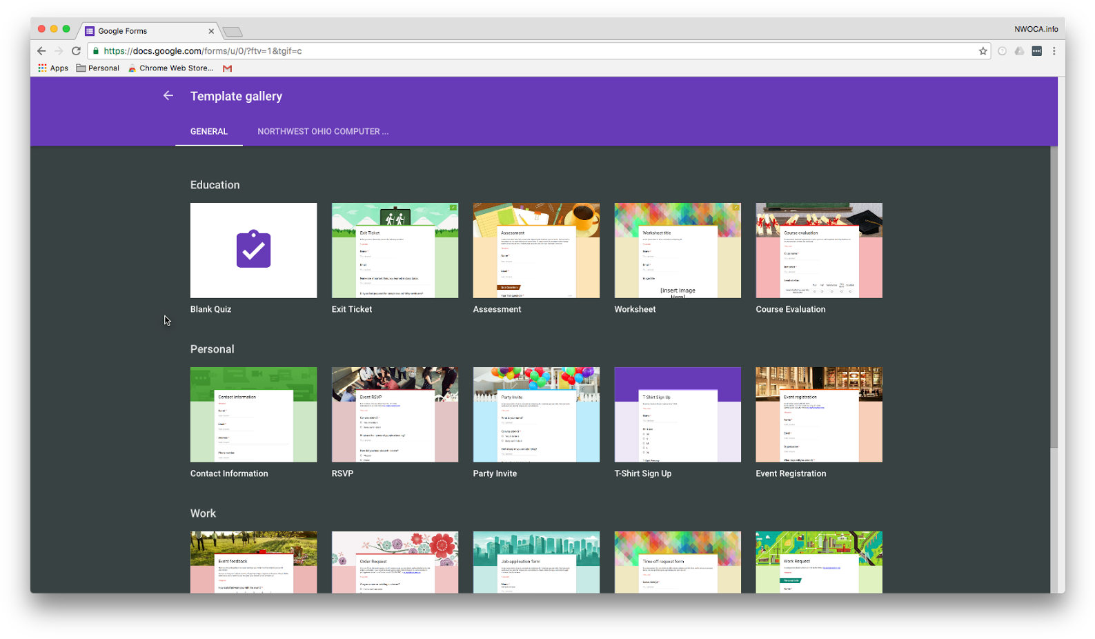 Google Forms 模板畫廊截圖 壁紙 — Google Forms 範本庫顯示在電腦屏幕上，包含各種教育及個人表格範本。
