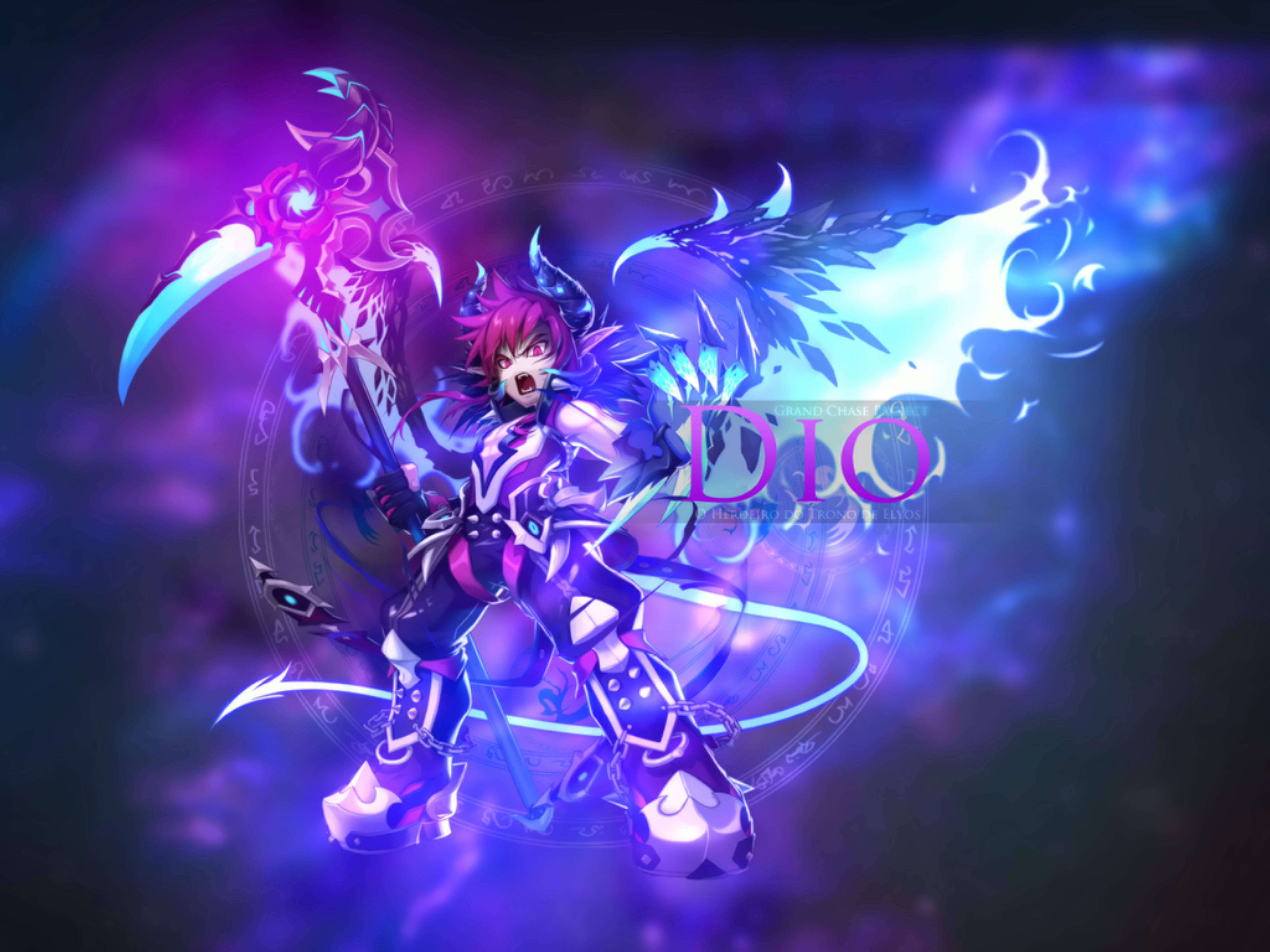 Grand Chase Dio 藍光 壁紙 — 一個兇猛的動漫角色，粉紅色頭髮和發光的翅膀，揮舞著魔法鐮刀，背景是旋轉的紫色和藍色宇宙。