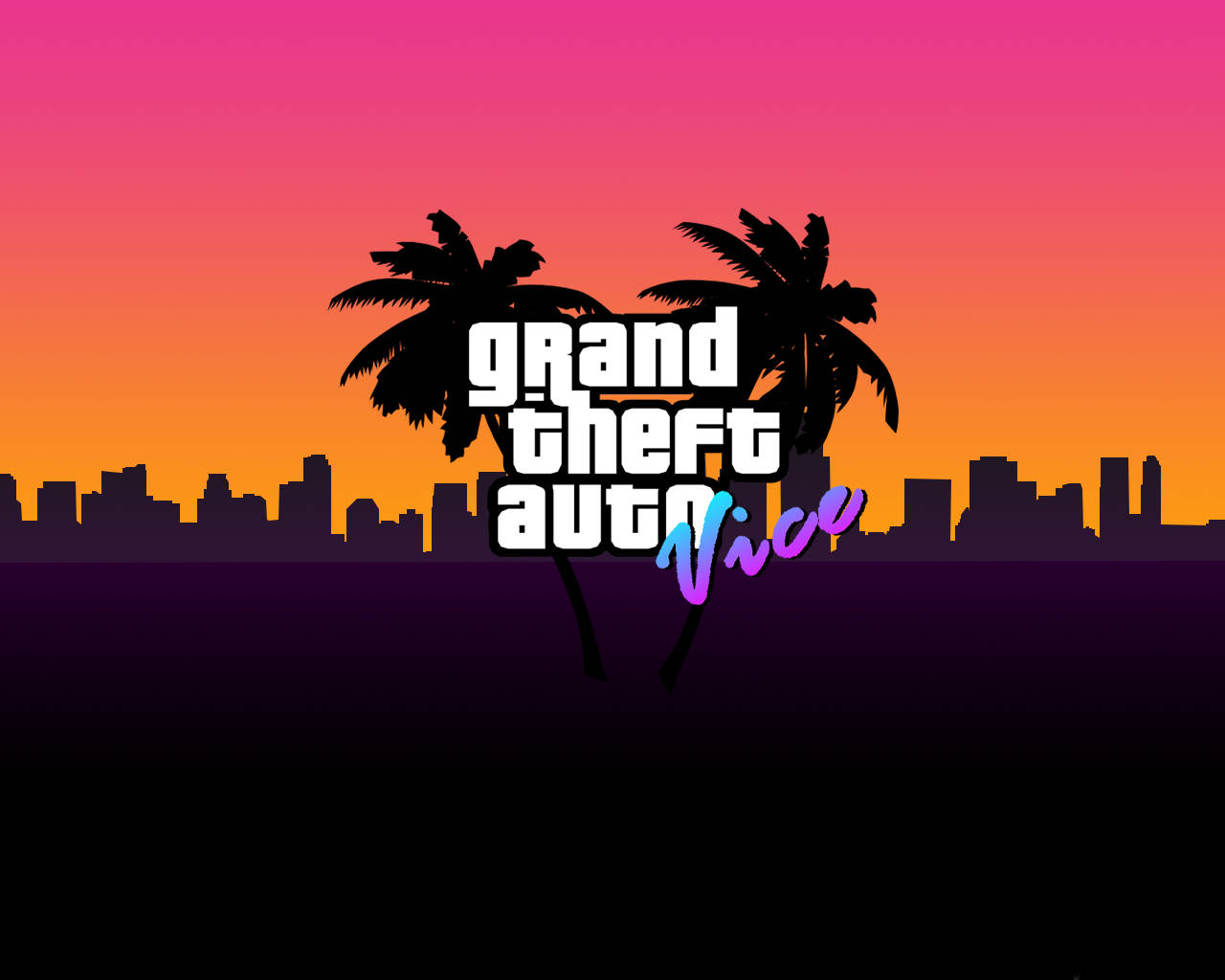 遊戲 桌布 壁紙 — Grand Theft Auto Vice 標誌以粗體風格文字呈現，由棕櫚樹環繞，背景是充滿活力的日落城市天際線。