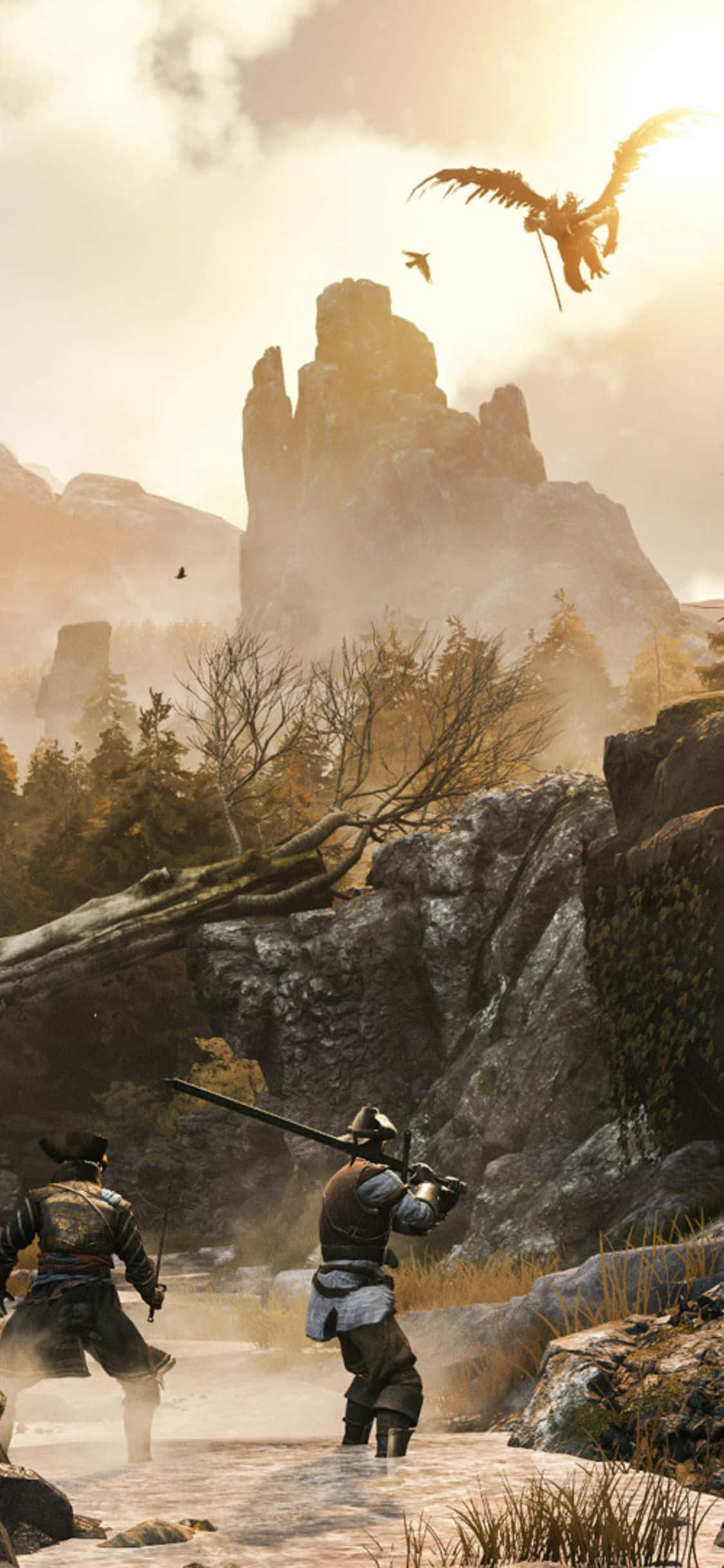 《Greedfall》的壯麗風景 壁紙 — 兩名身穿盔甲的戰士站在霧氣瀰漫的岩石山谷中，一條金色巨龍在金色時刻翱翔於崎嶇的山峰之上。