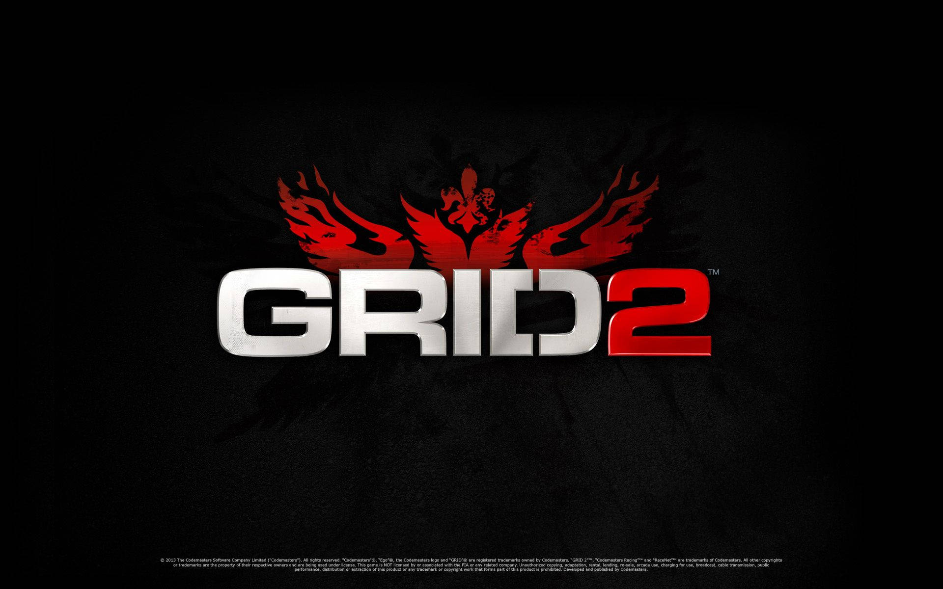 Grid 2 經典遊戲標誌 壁紙 — 大膽的紅色和銀色GRID 2標誌，帶有火焰翅膀，背景為深色紋理。