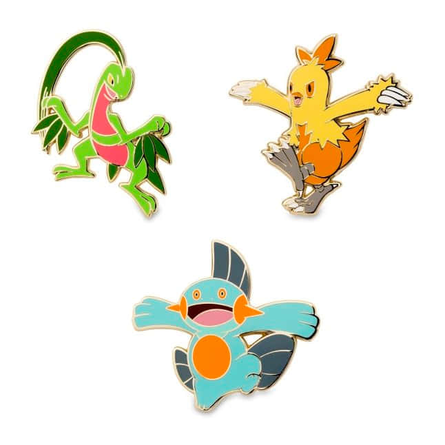 三個寶可夢角色徽章：Grookey、Fletchling和Sobble。
