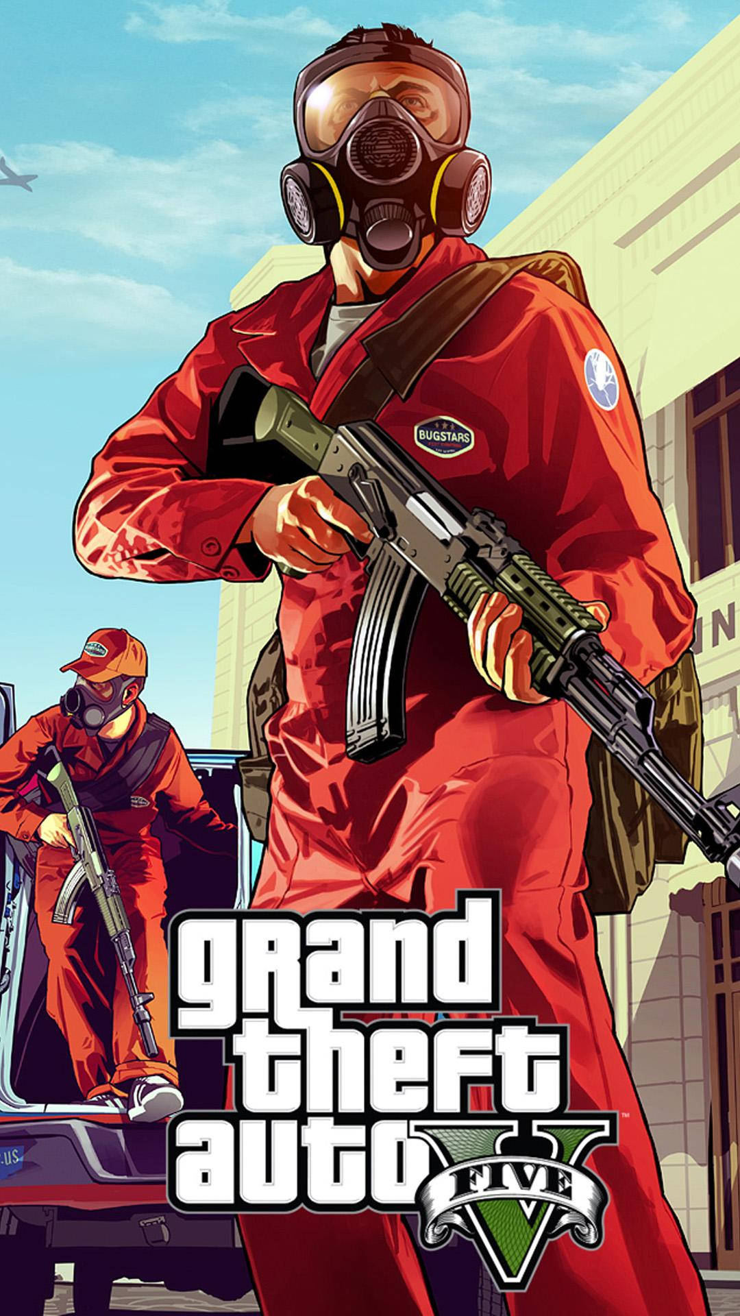 GTA V場景中，兩個戴面具、身穿紅色連身衣的武裝角色站在車旁。