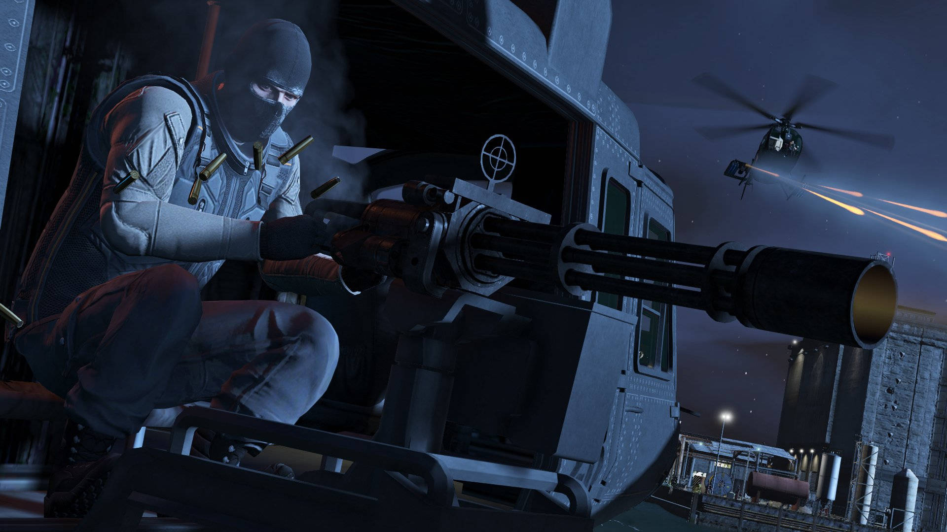 GTA V 直升機機槍掃射 壁紙 — 一名戴面具的士兵在夜間從直升機發射重型機槍，另一架直升機在上空交戰。