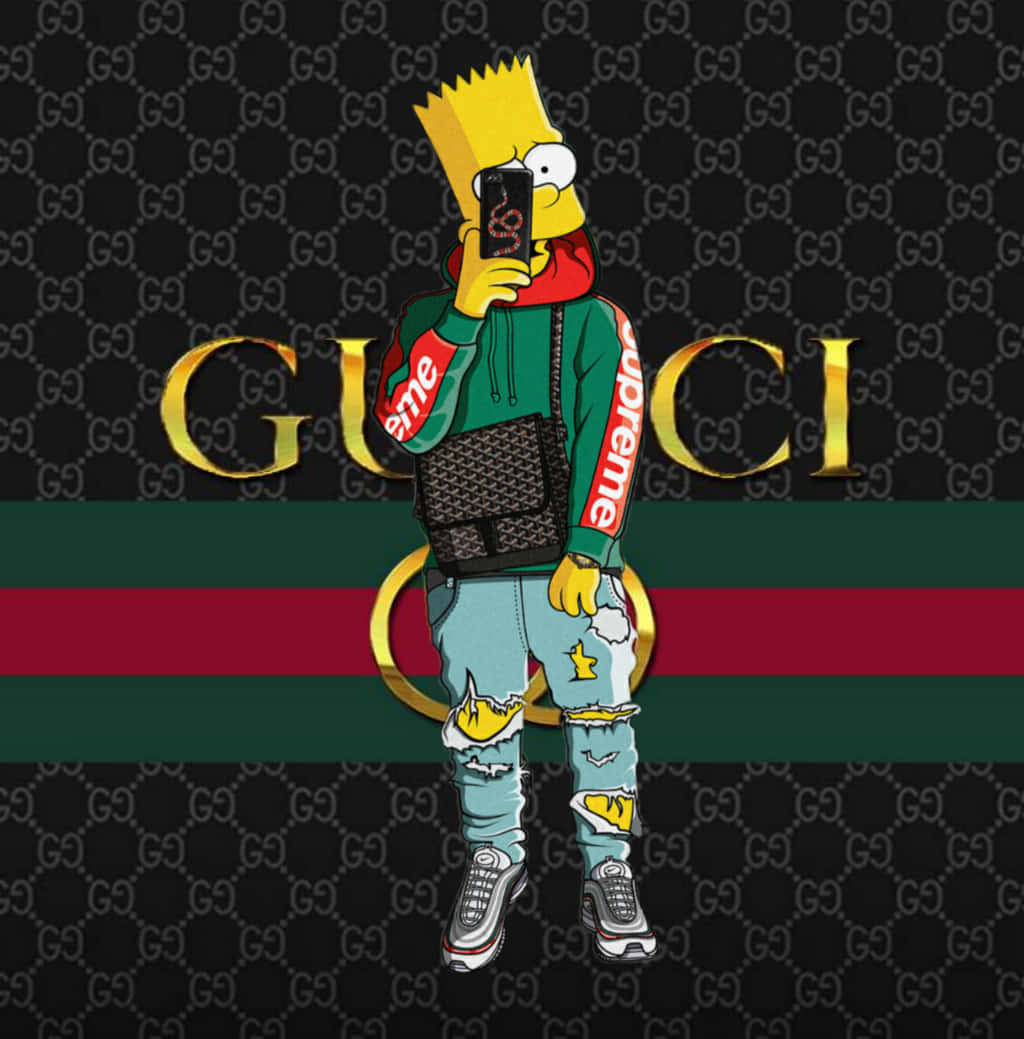 Gucci綠色為任何造型增添優雅氣息 壁紙 — 巴特·辛普森穿著Gucci連帽衫和破洞牛仔褲，在奢華品牌圖案背景前自拍。