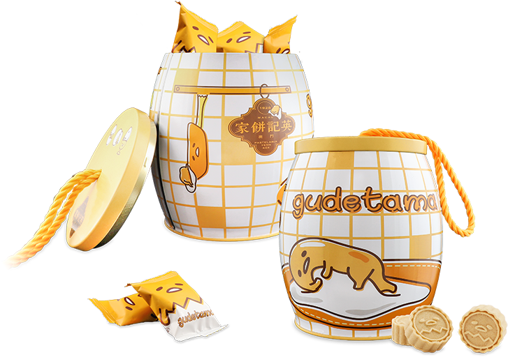 Gudetama主題包裝與餅乾 壁紙 — 兩個黃色和白色的 Gudetama 主題曲奇罐，帶有懶蛋角色設計和散落的零食包裝，背景為黑色。