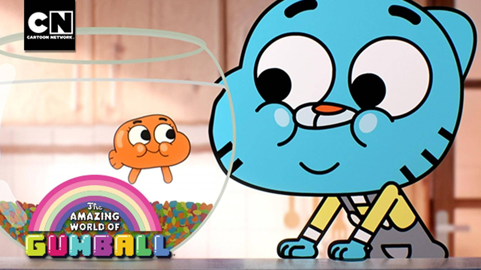 Gumball 與金魚 壁紙 — 藍色貓 Gumball 在一個充滿彩虹糖果的彩色魚缸裡，在他橙色魚朋友旁邊微笑。