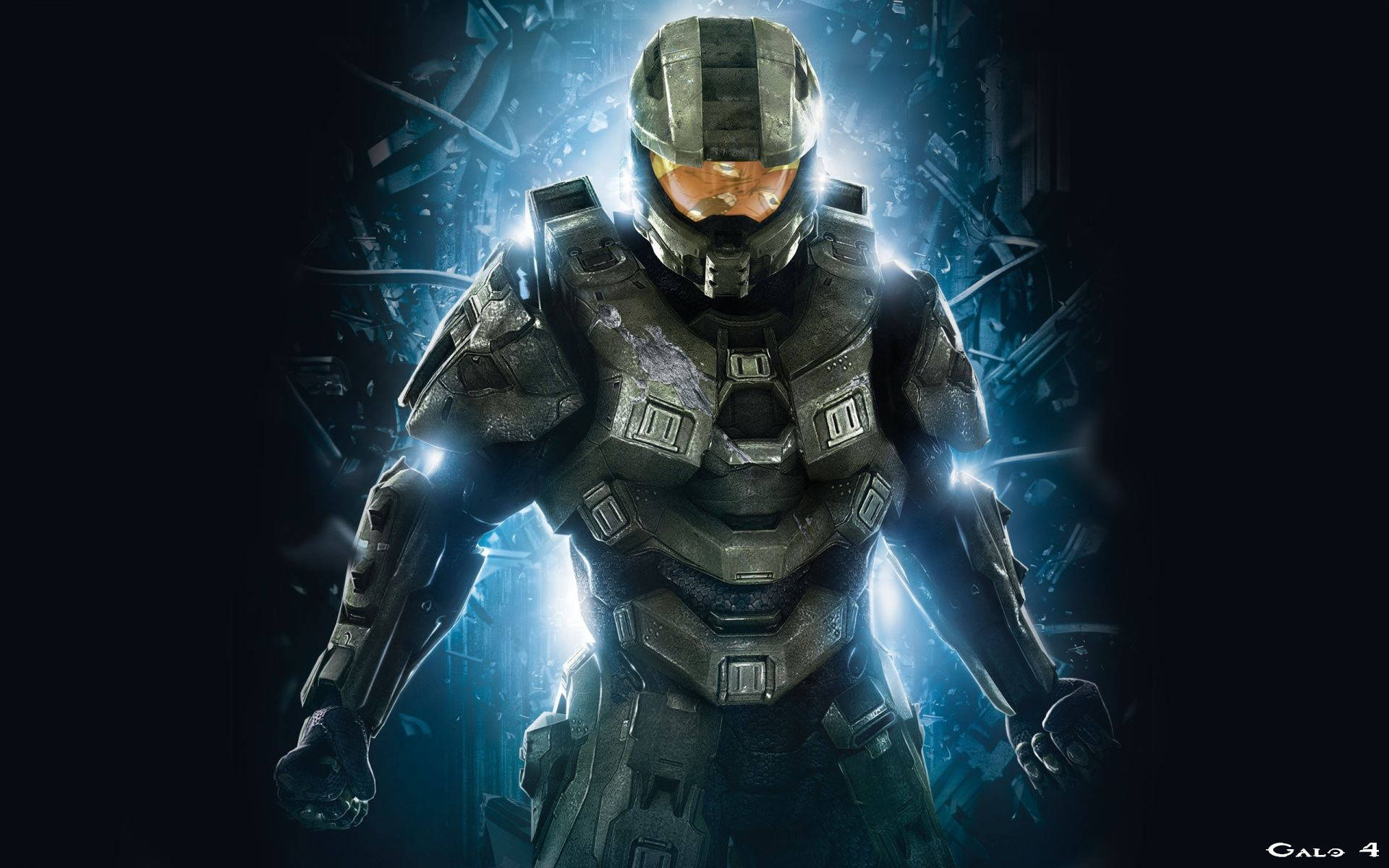Halo 4 綠色裝甲斯巴達戰士 壁紙 — 一名身穿未來裝甲的士兵在藍色光芒照射下，站在破碎的金屬背景前。
