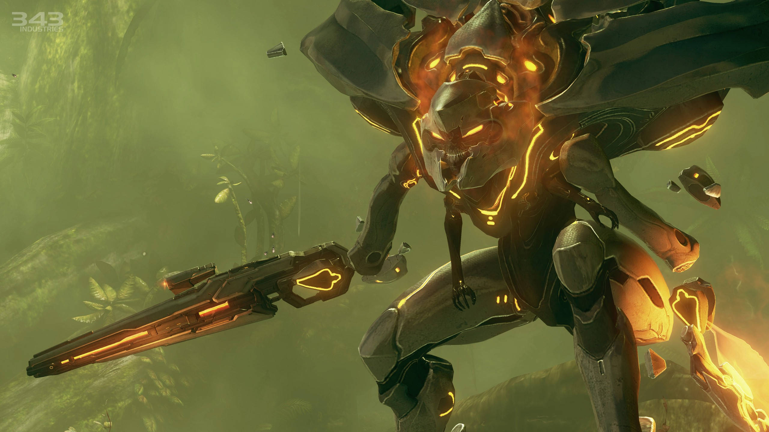 Halo 4 美杜莎機甲 壁紙 — 一個發光的橙色裝甲戰士，戴著骷髏面具和披風，站在迷霧叢林中，手持未來武器。
