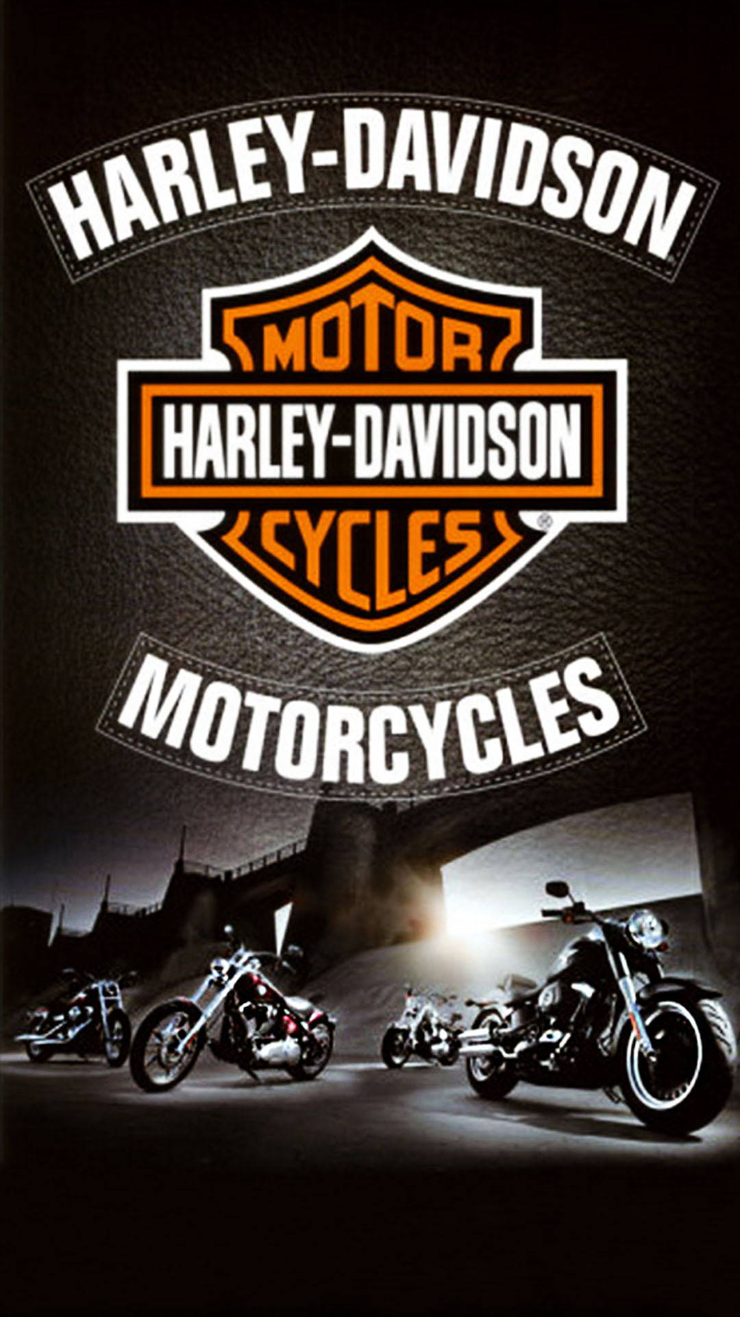 聚光燈下的 Harley-Davidson 電單車及品牌標誌 — 哈雷戴維森 壁紙