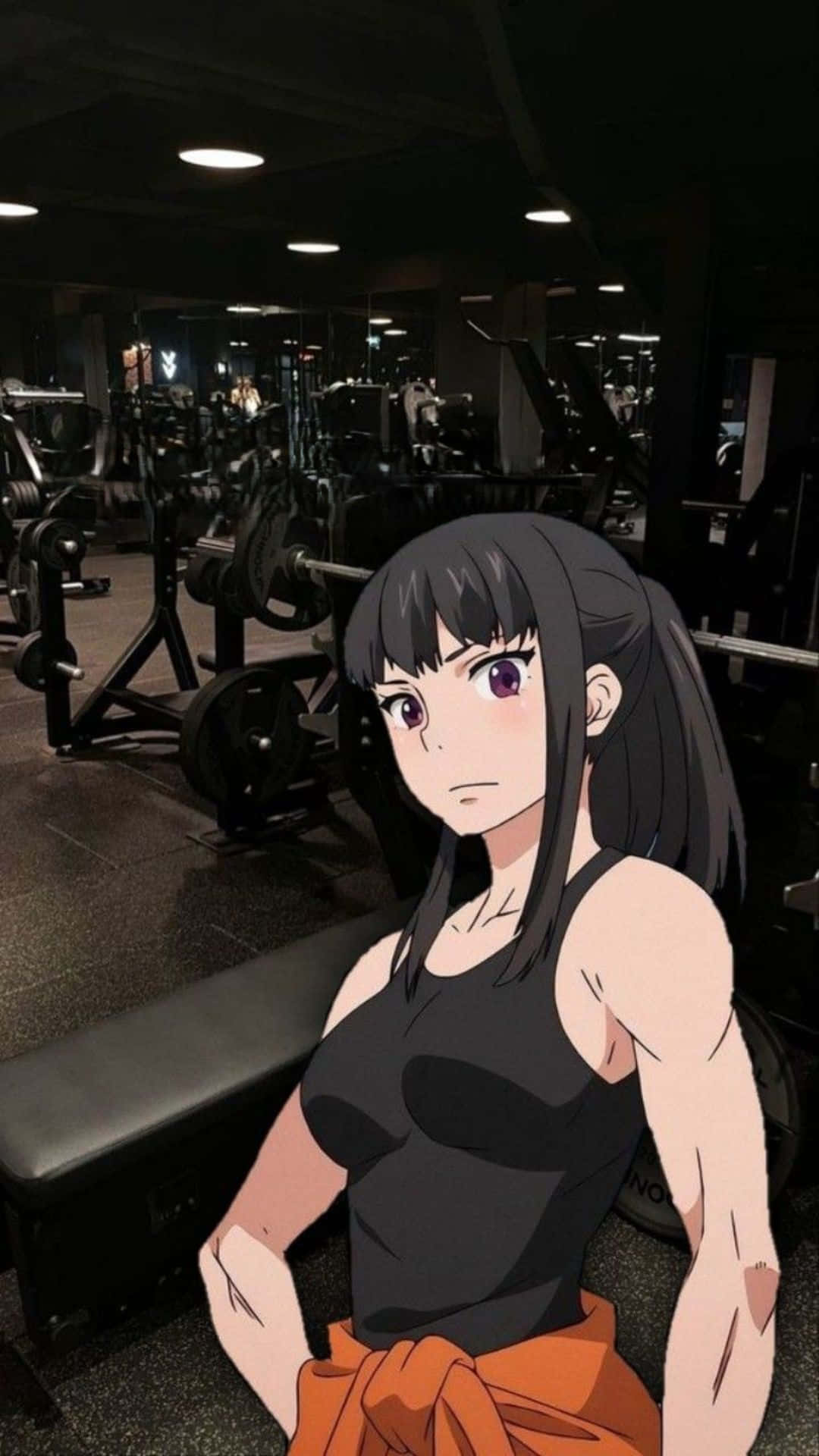  壁紙 — 黑髮紫眼的動漫女孩坐在燈光昏暗的健身房，身穿黑色背心和橙色褲子。