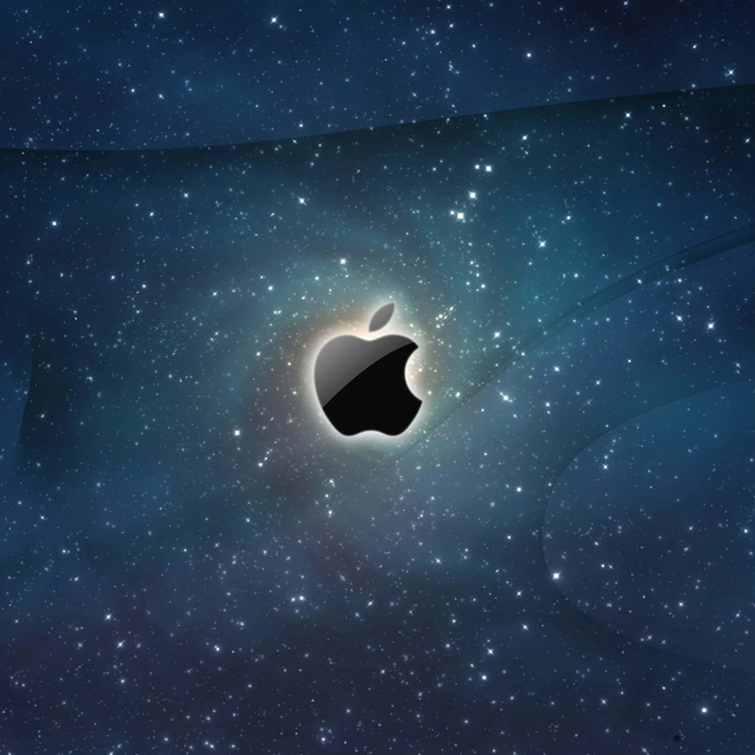 iPad Mini 6 桌布 壁紙 — 一個黑色Apple標誌在星光宇宙背景中發光，伴隨著旋轉星雲和深藍色調。