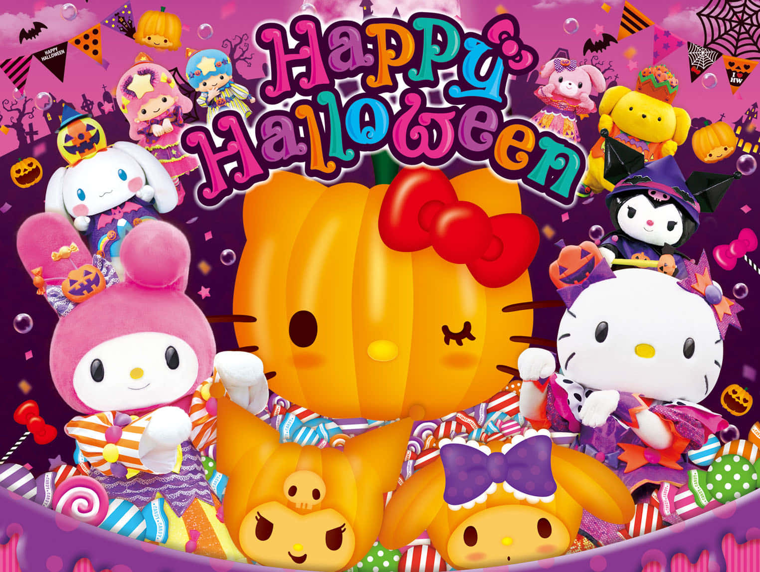  壁紙 — Hello Kitty 和朋友們穿著色彩繽紛的萬聖節服裝，在紫色詭異背景下用南瓜、糖果和節日裝飾慶祝。