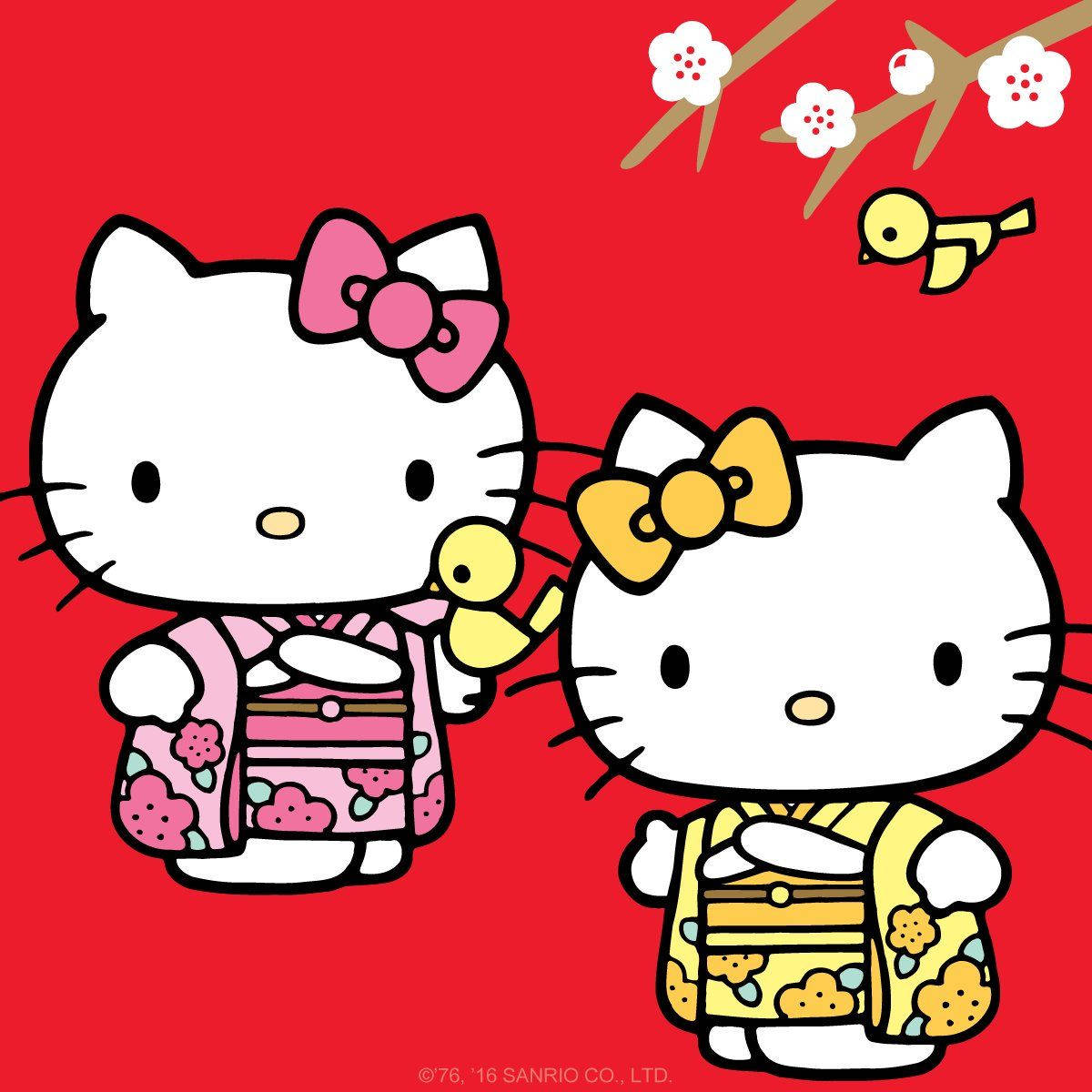 Hello Kitty萬聖節和服 壁紙 — 兩個穿著色彩繽紛和服的Hello Kitty角色站在充滿活力的紅色背景前，背景有櫻花和一隻小鳥。
