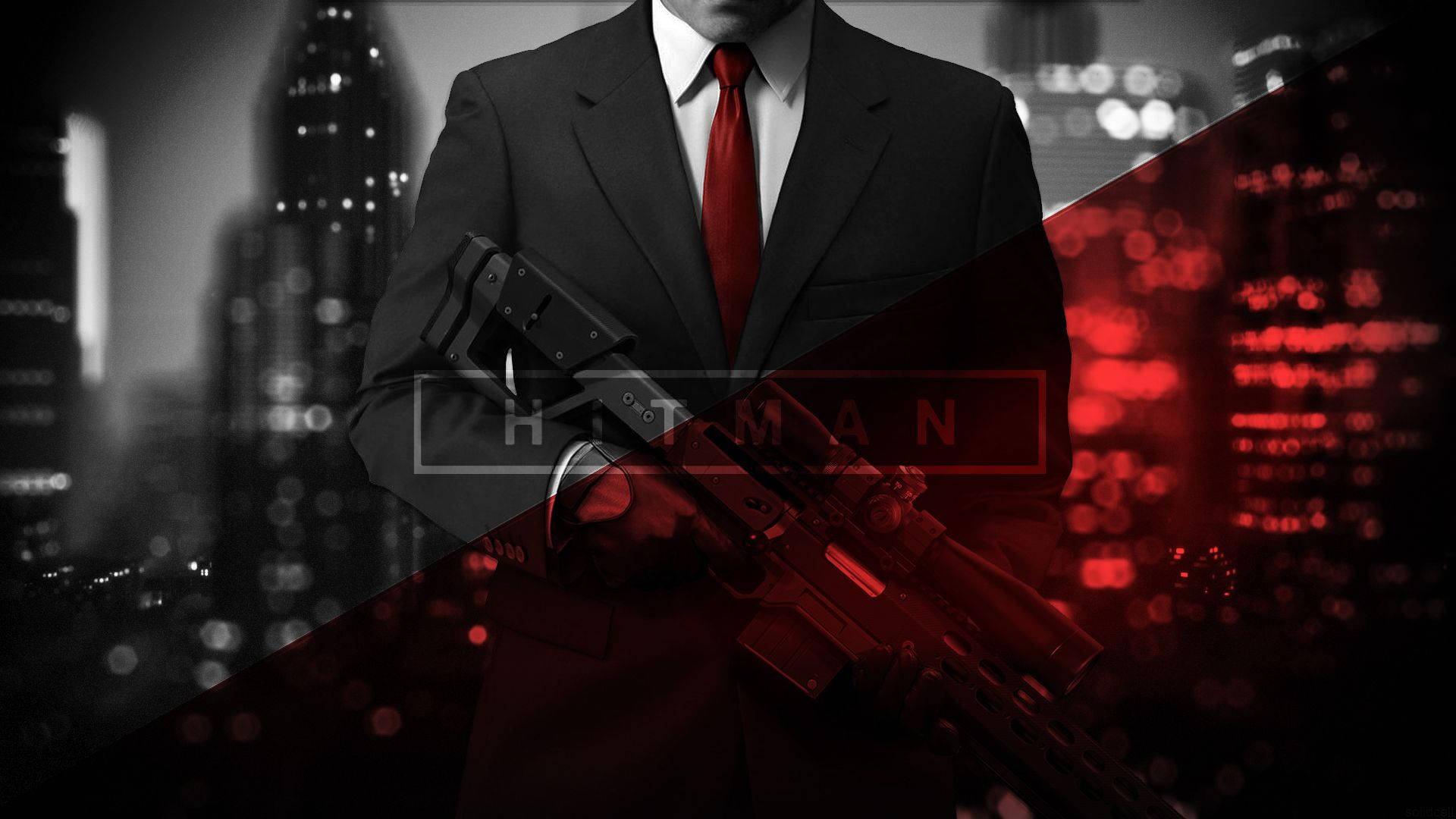 《Hitman Absolution》斜向海報 壁紙 — 一名身穿西裝、打紅色領帶的男子在夜間手持步槍，背景是分裂的黑色和紅色城市天際線。