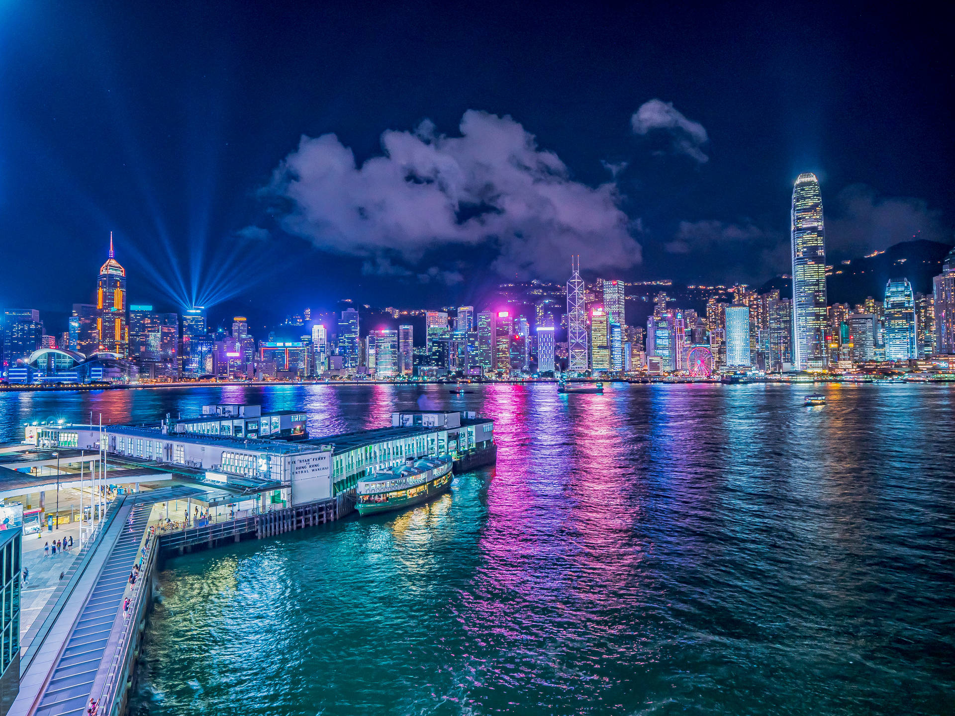 香港天際線彩虹燈光壁紙