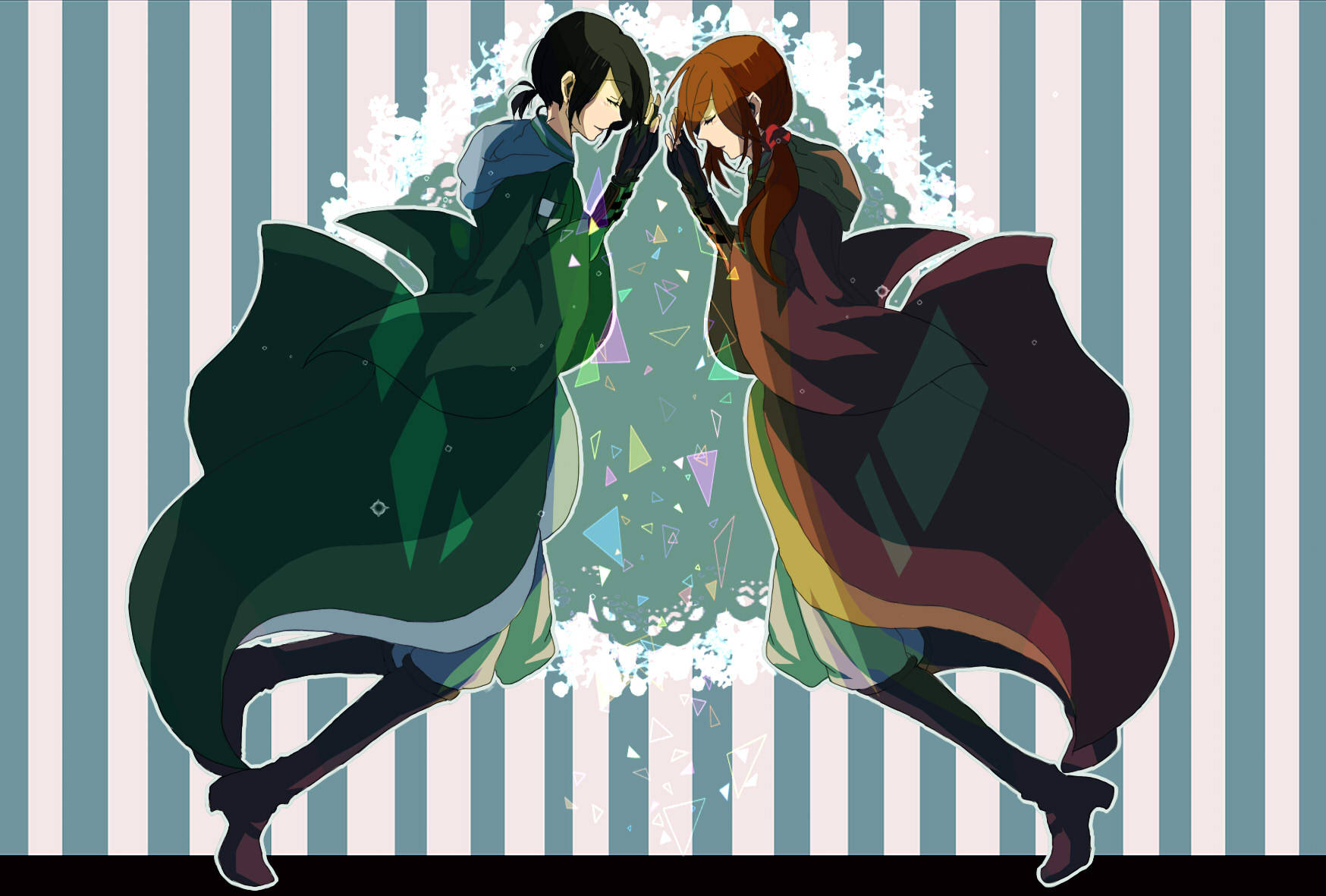 Horimiya 同款服裝情侶 壁紙 — 兩個身穿飄逸長袍的動漫角色在條紋背景前相對而立，背景中有發光的幾何粒子。