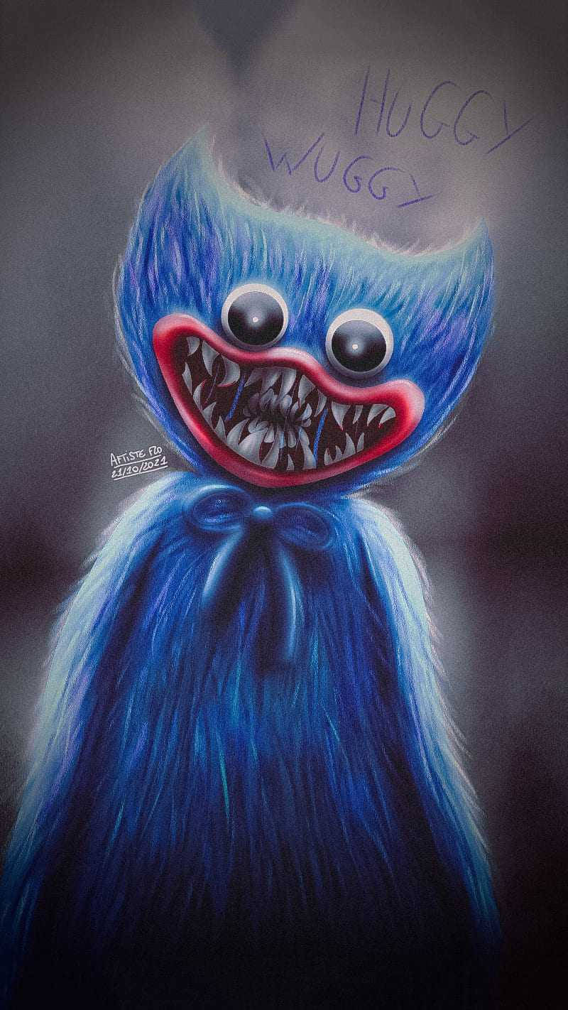 Huggy Wuggy數位藝術肖像 壁紙 — 一隻帶有尖牙和大眼睛的威脅性藍色毛茸茸怪物，在深灰色背景上張開紅色的嘴巴直視前方。