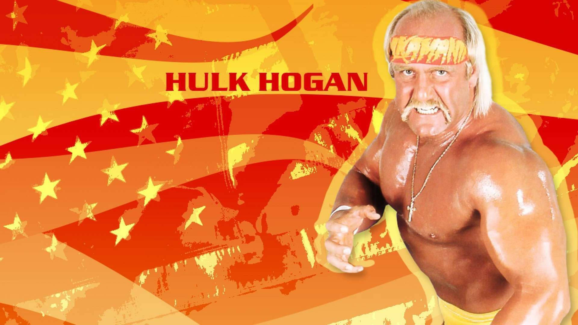 Hulk Hogan 黃色星星背景 壁紙 — Hulk Hogan 赤裸上身，在火焰般的紅黃背景前展示肌肉，背景有星星，他的名字以粗體紅色文字呈現。