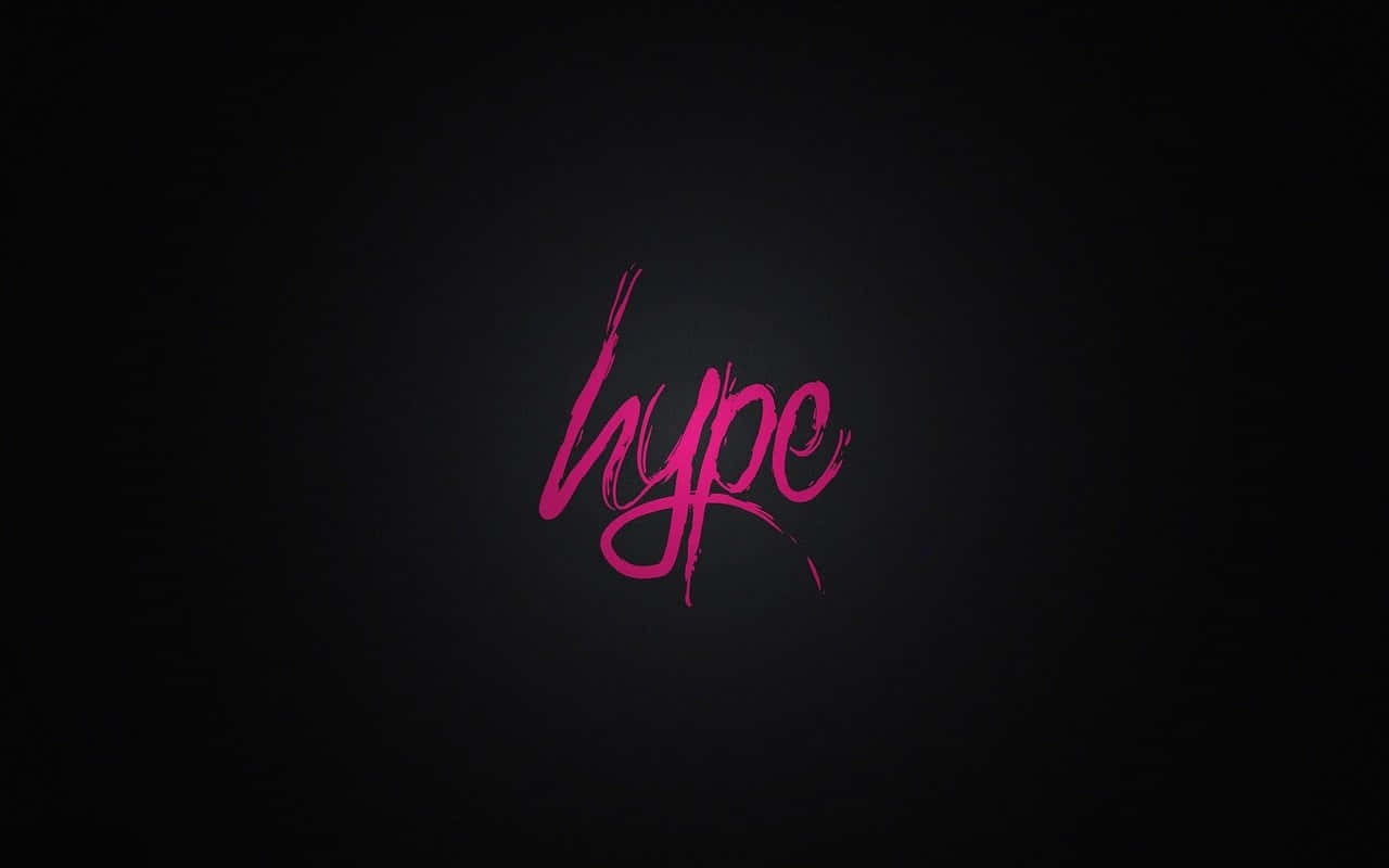 Hype黑粉背景 壁紙 — 「hype」一詞以鮮豔粉紅色刷字體置於深色漸變背景中央。