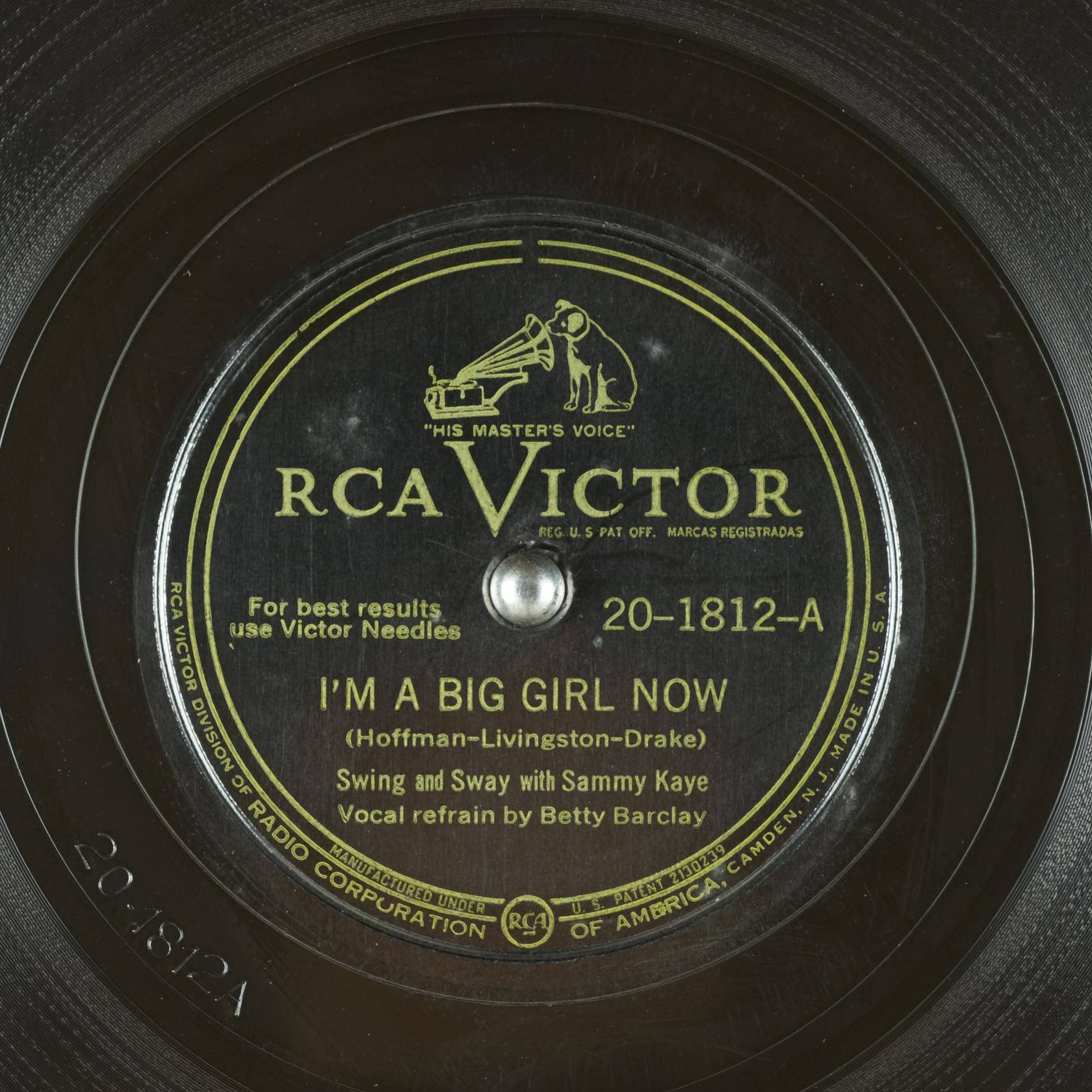 山米·凱伊《I'm A Big Girl Now》黑膠唱片 壁紙 — 復古RCA Victor 78rpm唱片標籤特寫，金色文字和His Master's Voice標誌。