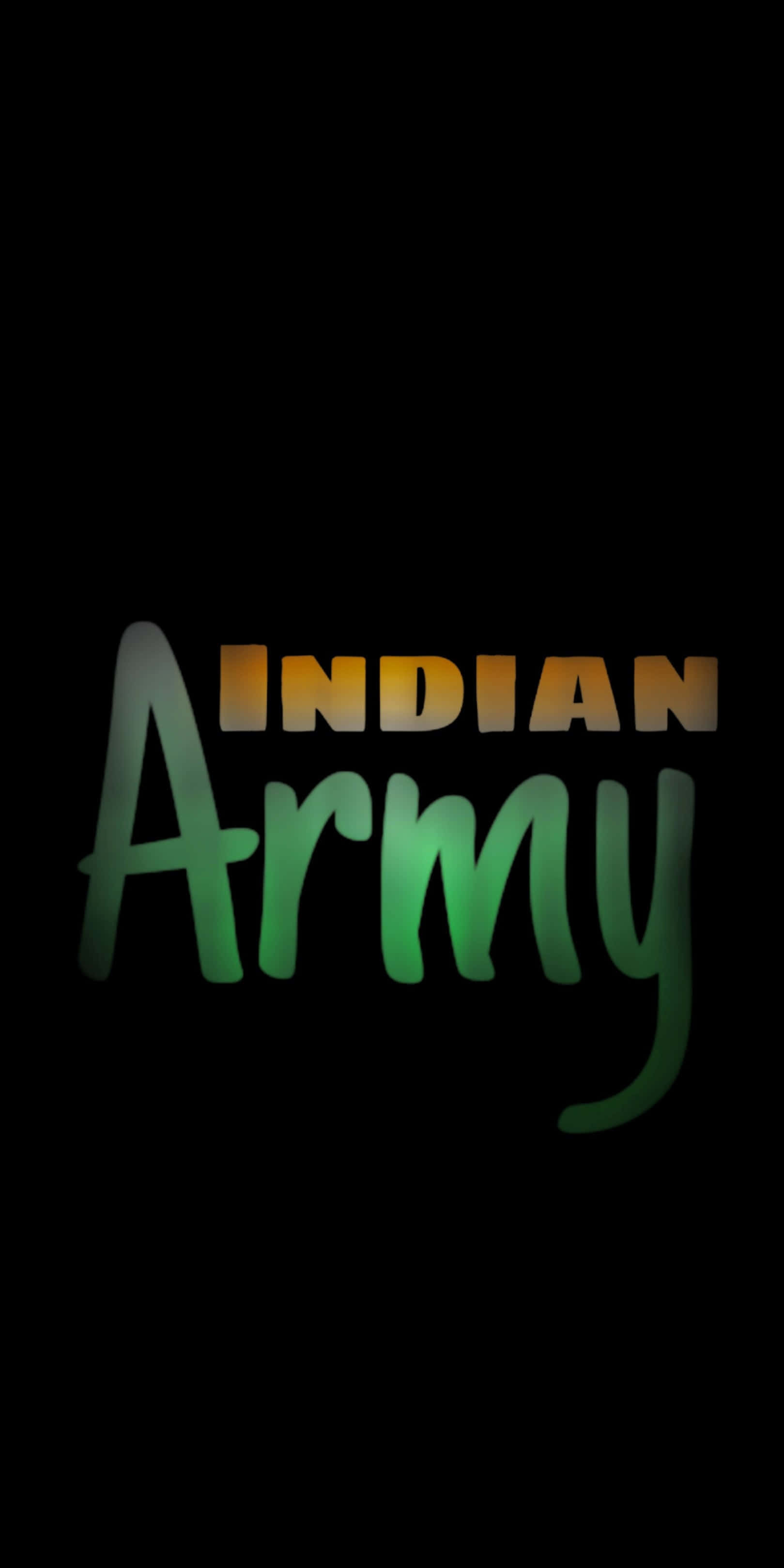 Indian Army 桌布 壁紙 — 「Indian Army」字樣在純黑色背景上以綠色和金色漸變發光。