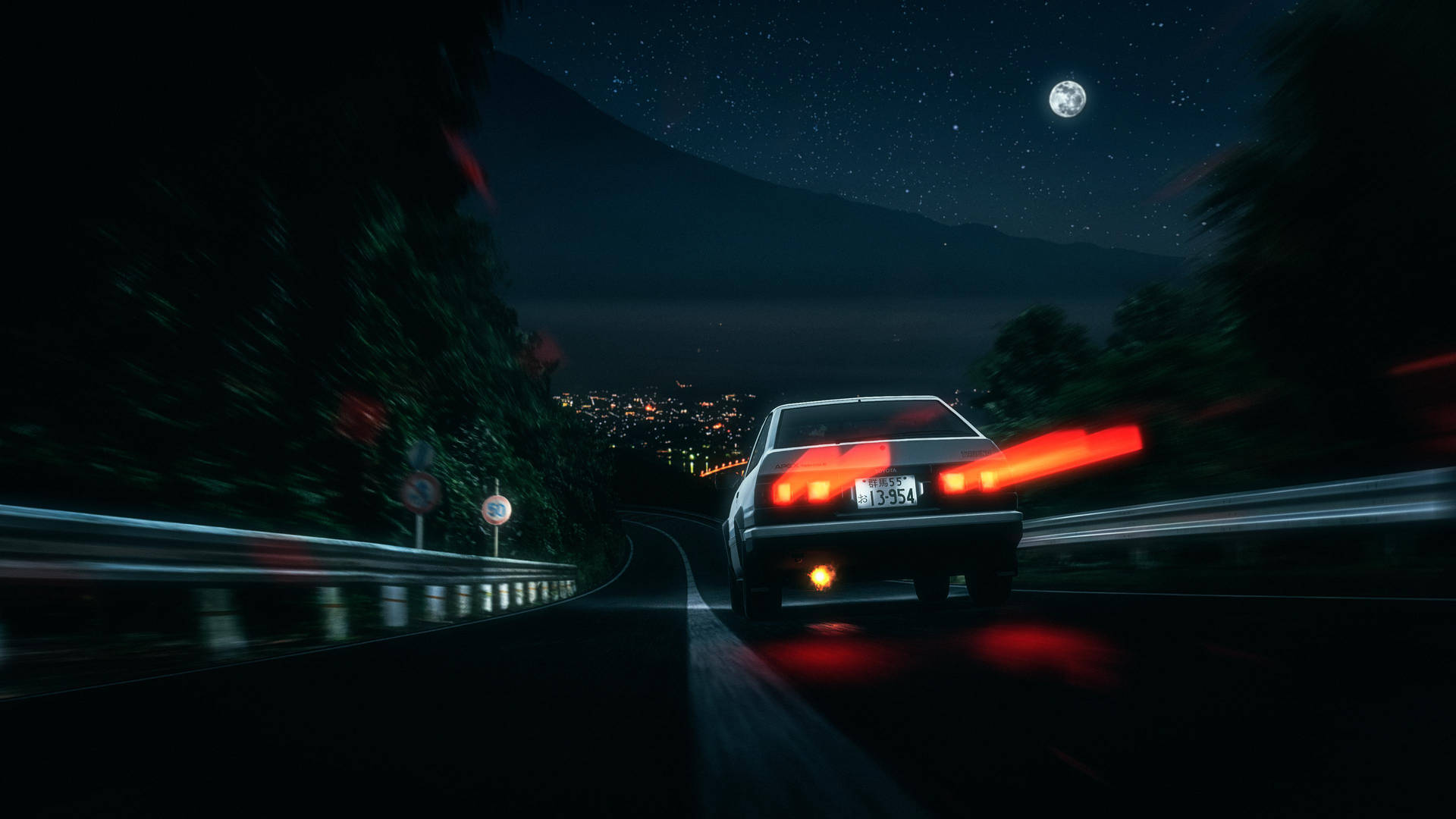 白色跑車在滿月和星星下的夜晚在山路上疾馳