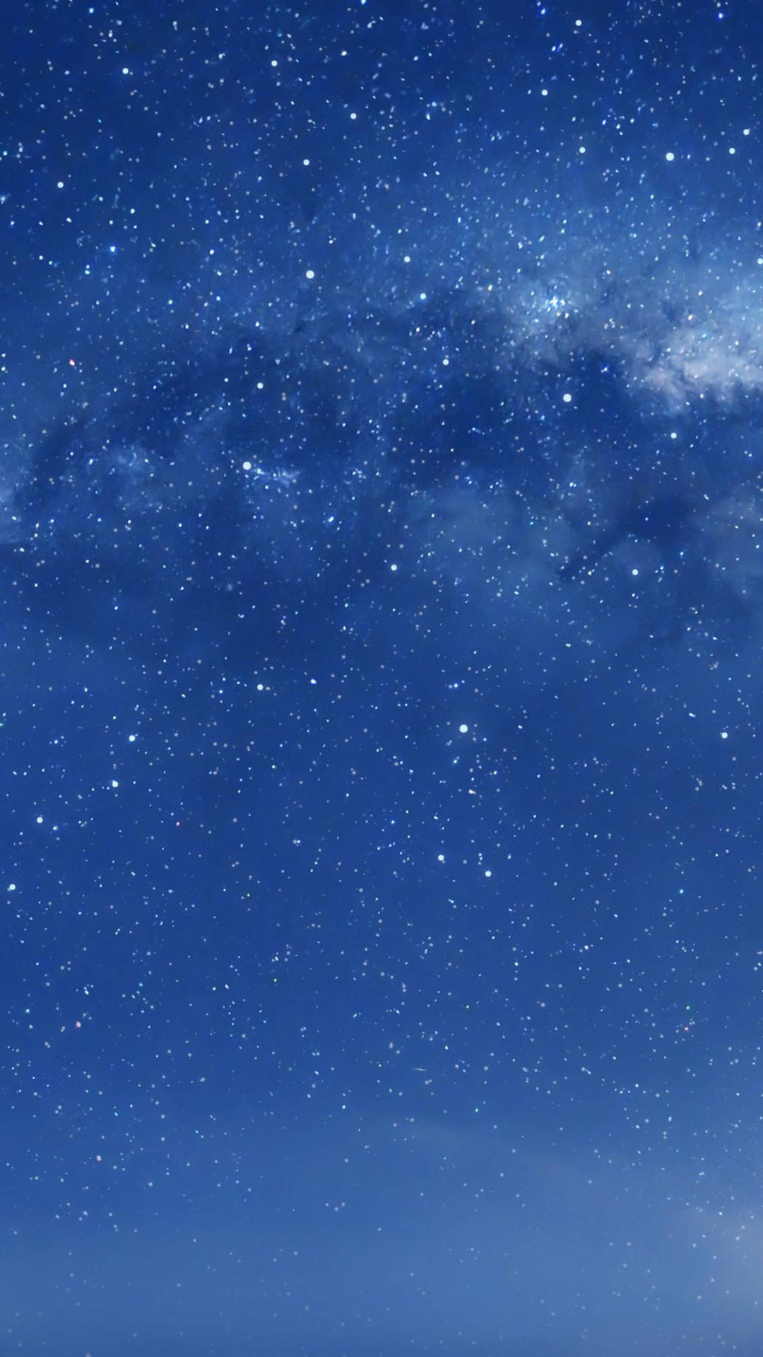 深藍色夜空中星星閃爍的銀河系