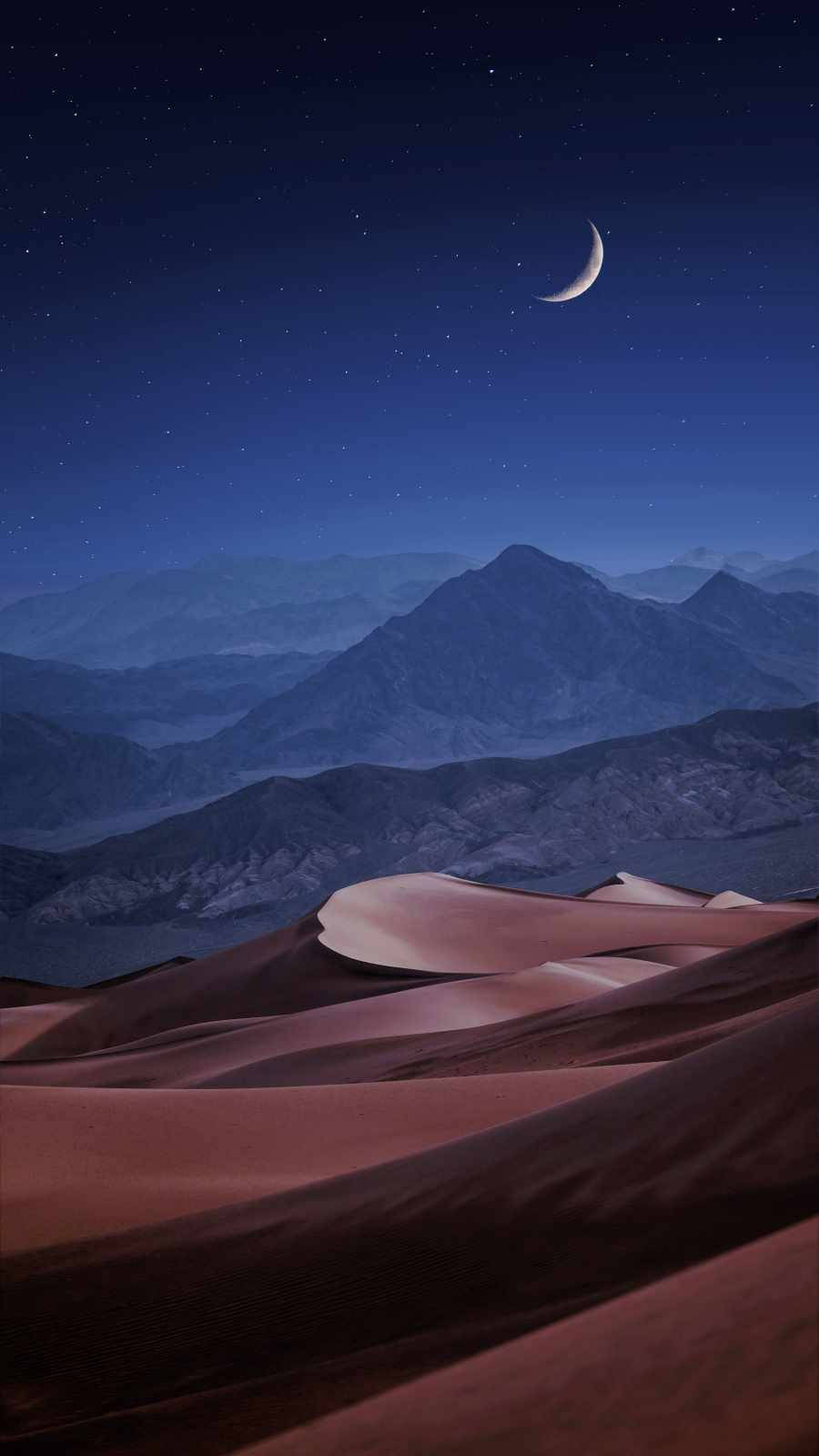 iPhone 14 深夜月色 壁紙 — 寧靜的沙漠之夜，新月和星空下沙丘在遠山之上。