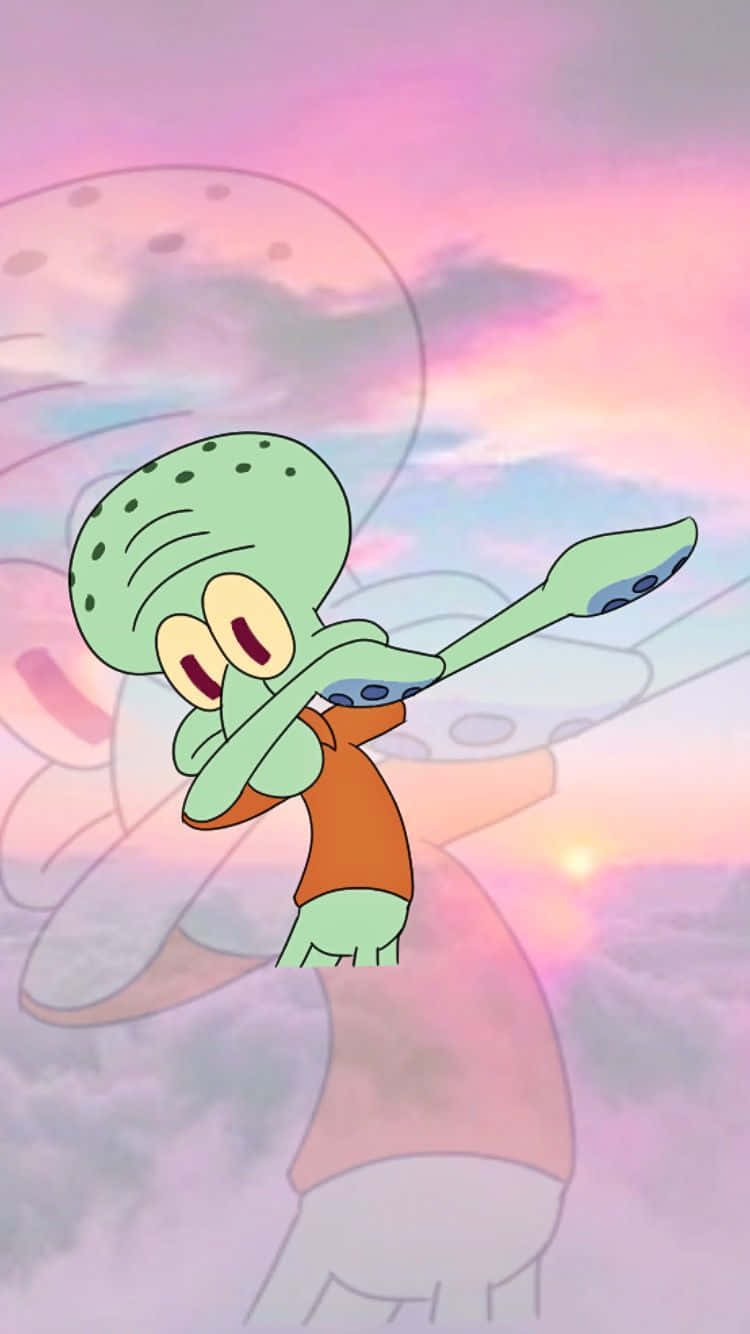 享受這款iPhone的時尚趣味卡通美學 壁紙 — Squidward 在柔和雲朵和發光太陽的粉彩日落天空下快樂地跳舞。