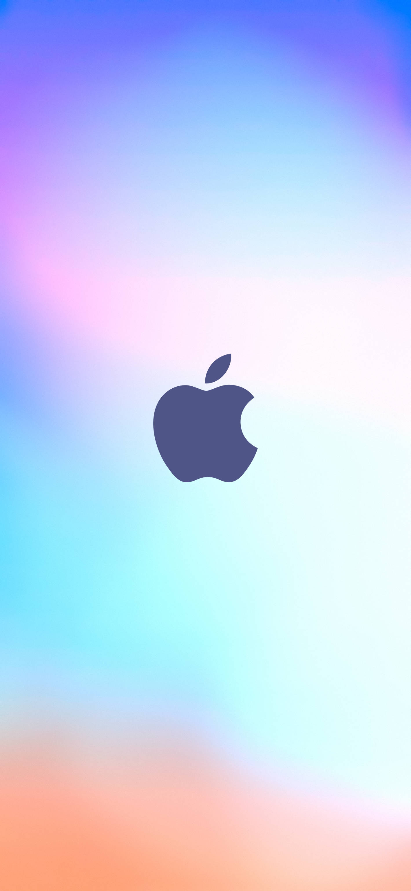 iPhone Apple 馬卡龍漸層 壁紙 — 一個時尚的Apple標誌，置中於紫色、藍色和桃色的柔和漸變背景上。