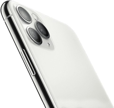 白色iPhone三鏡頭設計 壁紙 — 一部純白色智能手機，配備三鏡頭相機，傾斜放置在純黑色背景前。